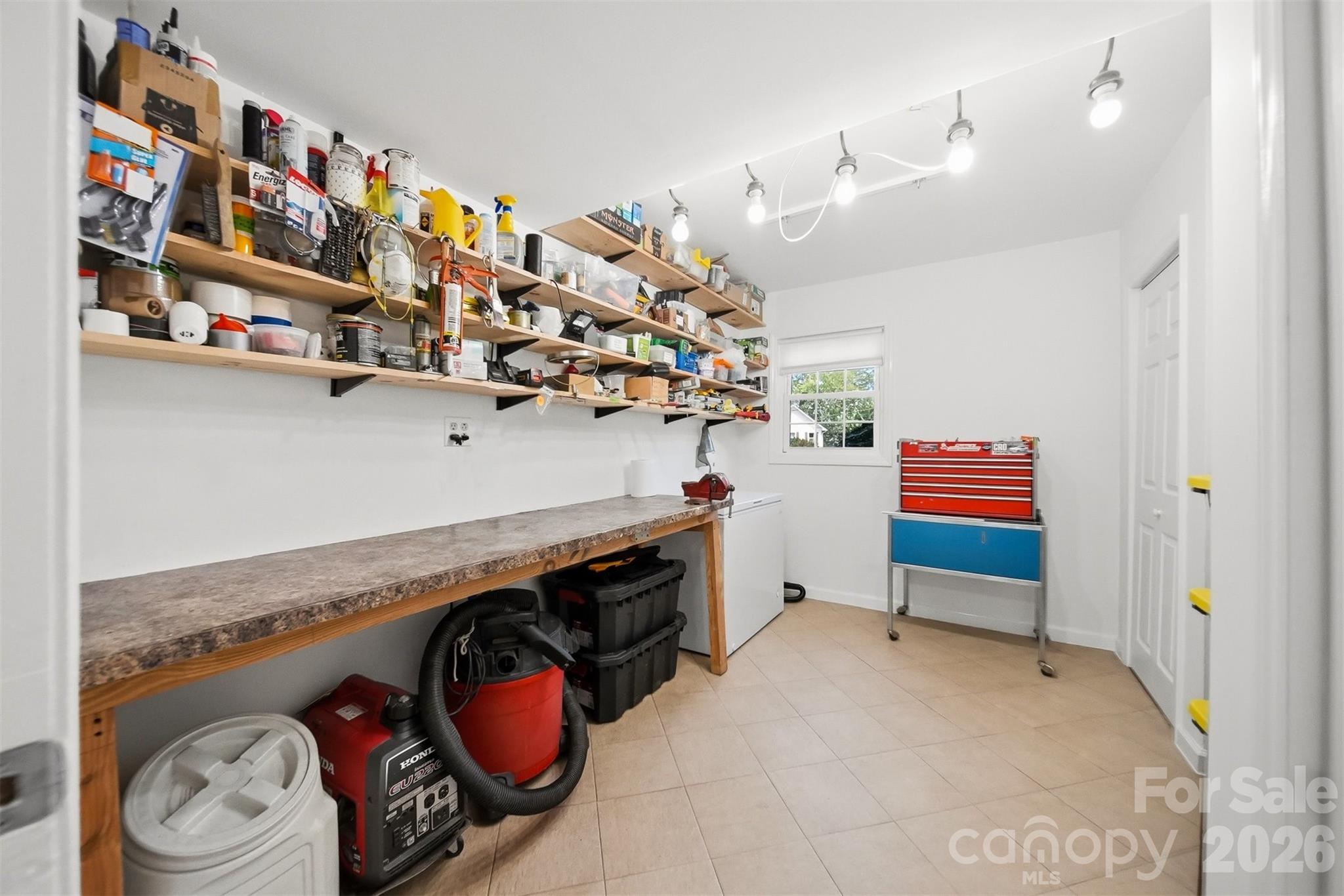 4536 Kings Court — Hickory
