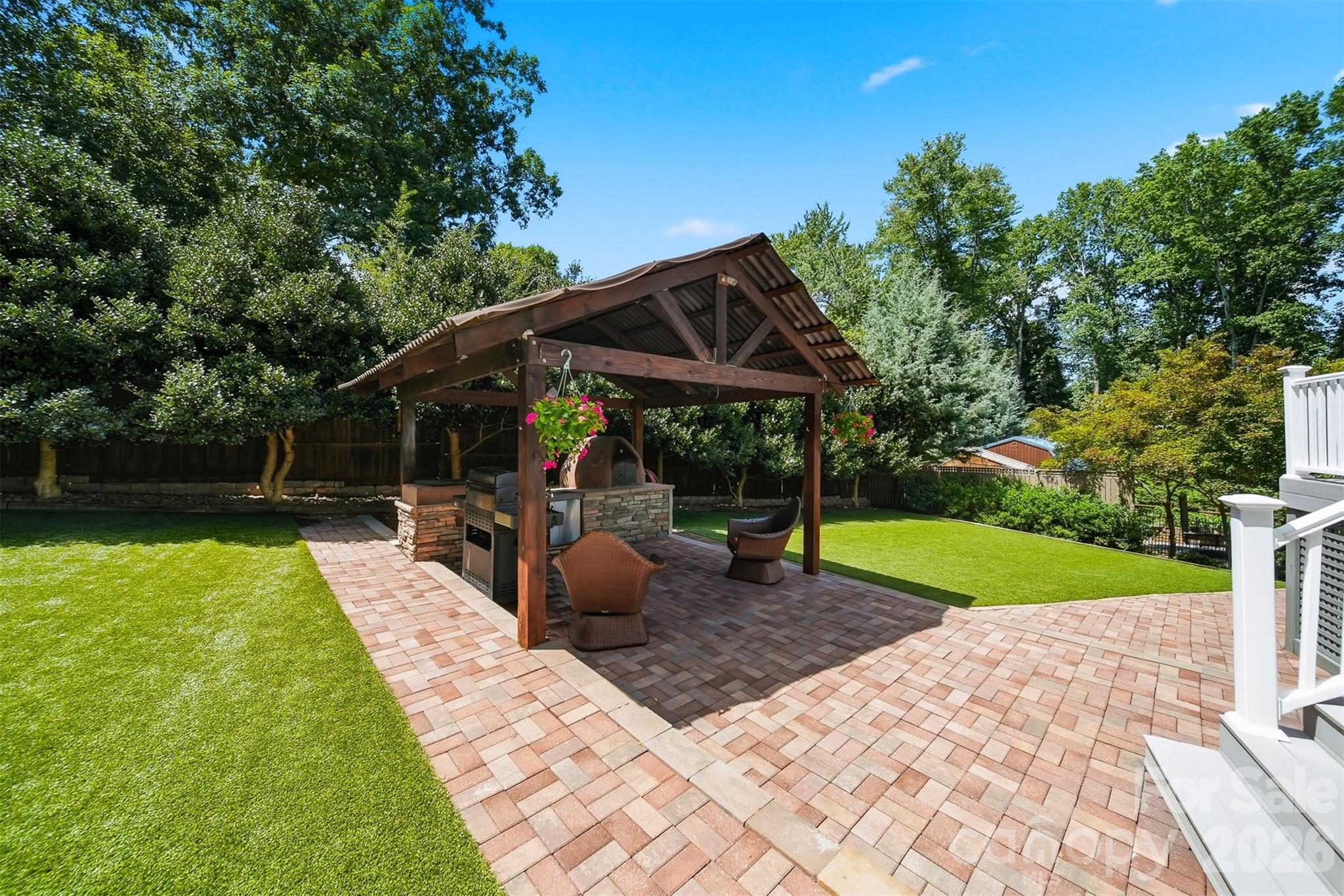 4536 Kings Court — Hickory