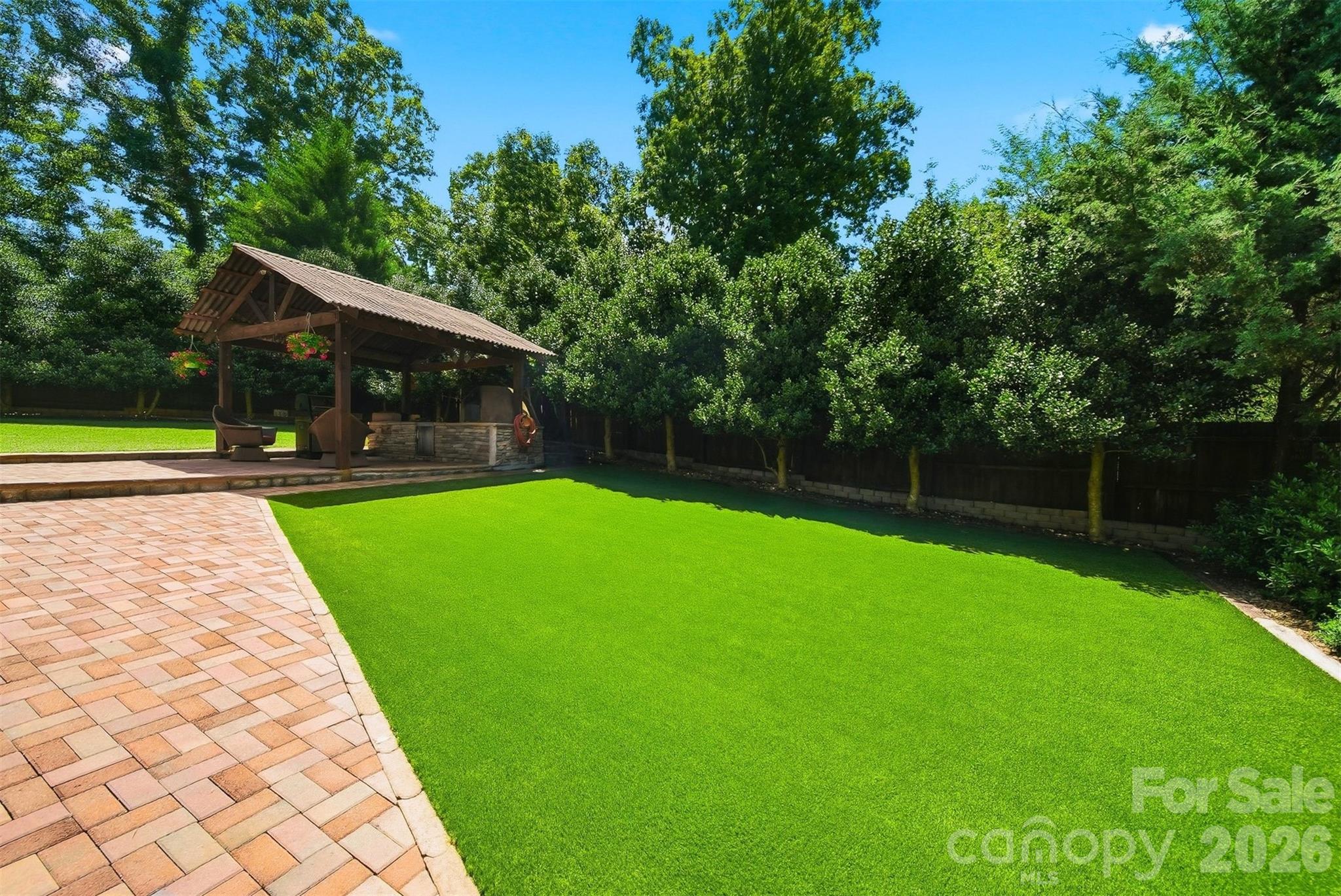 4536 Kings Court — Hickory