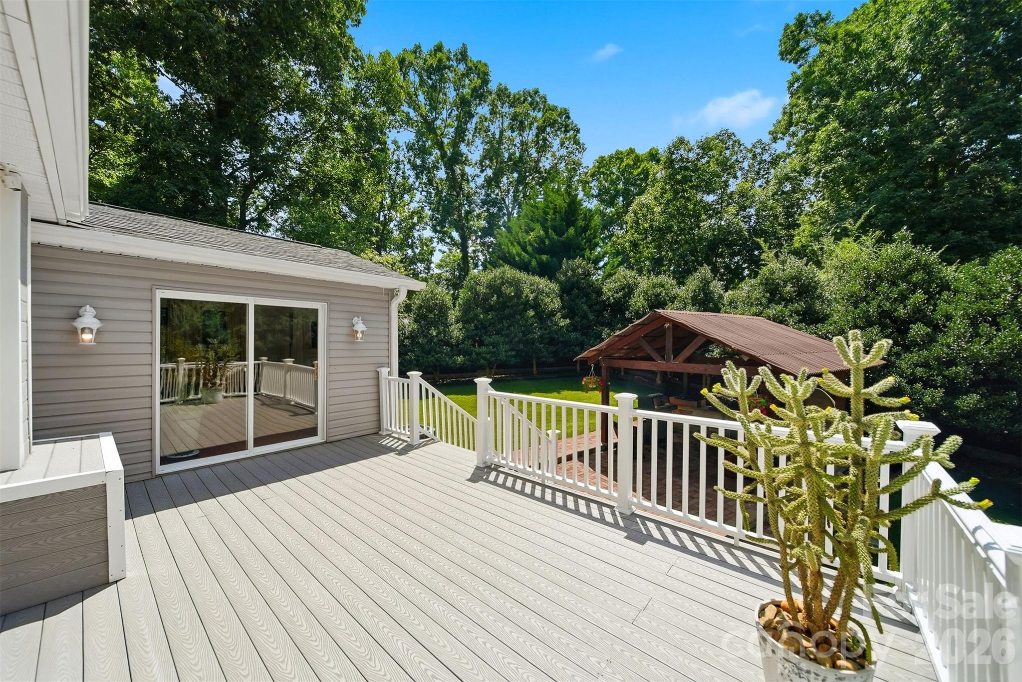 4536 Kings Court — Hickory