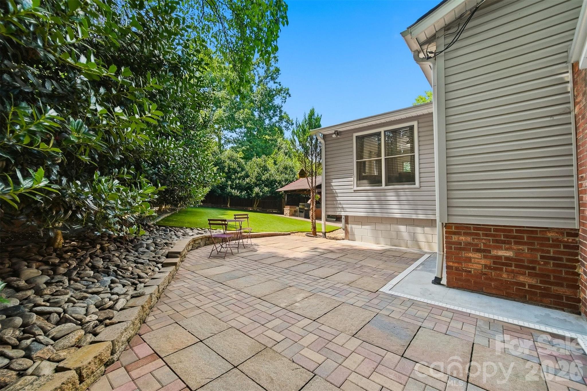 4536 Kings Court — Hickory