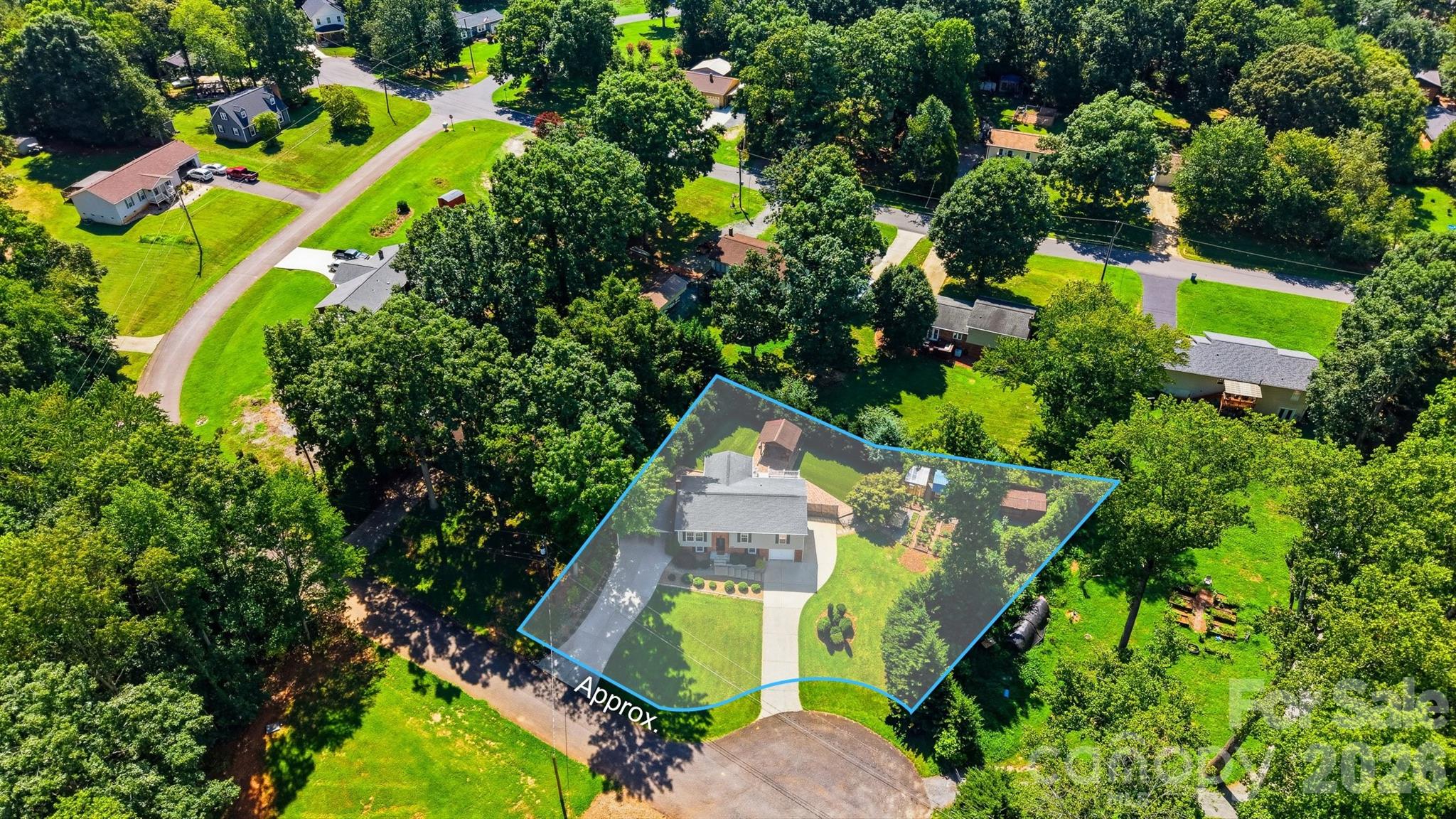 4536 Kings Court — Hickory