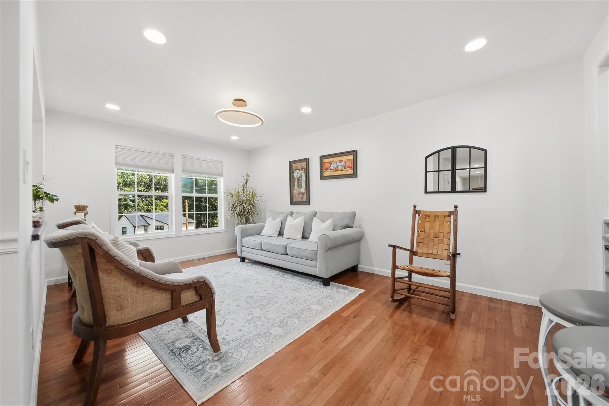 4536 Kings Court — Hickory