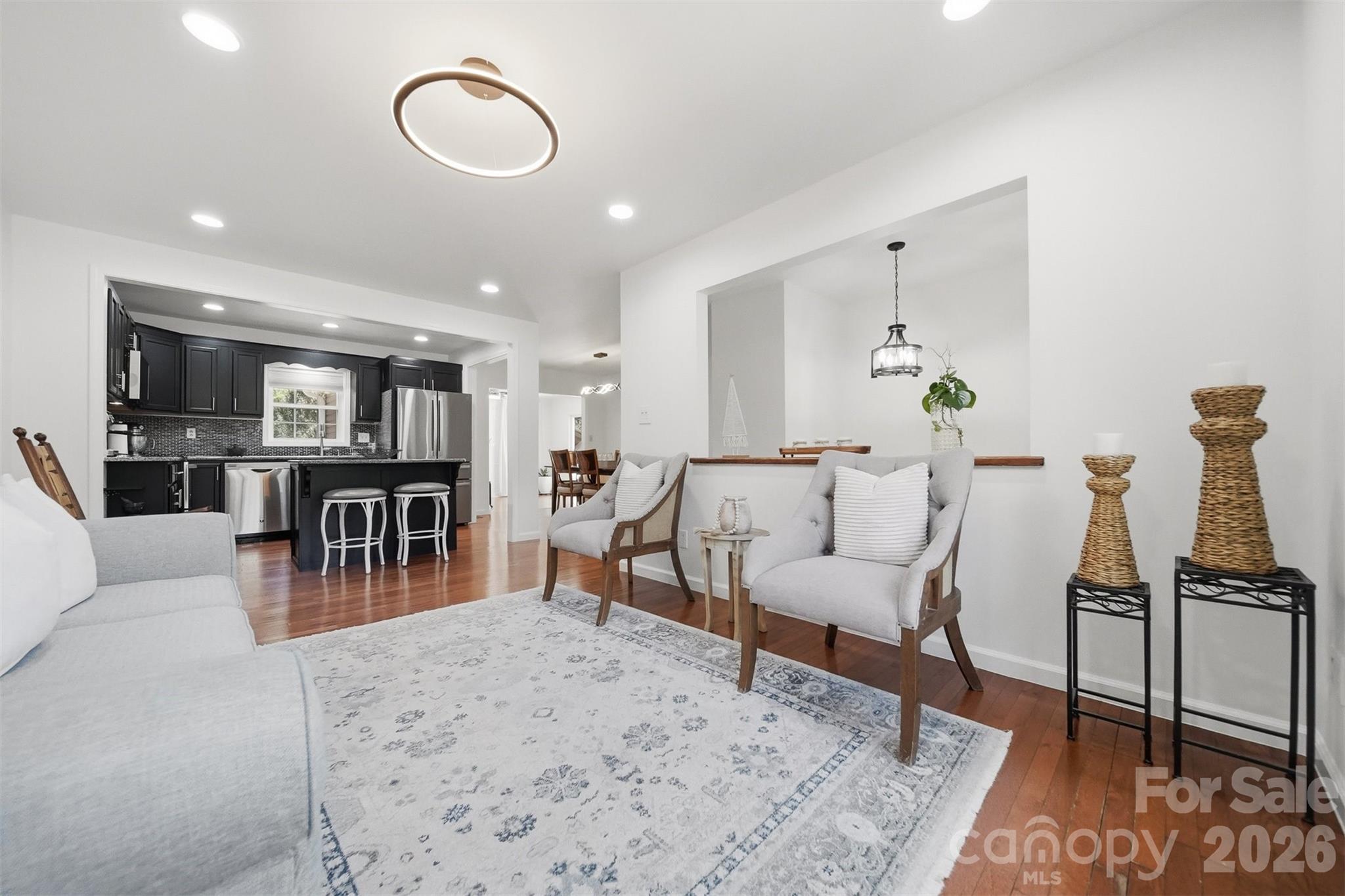 4536 Kings Court — Hickory