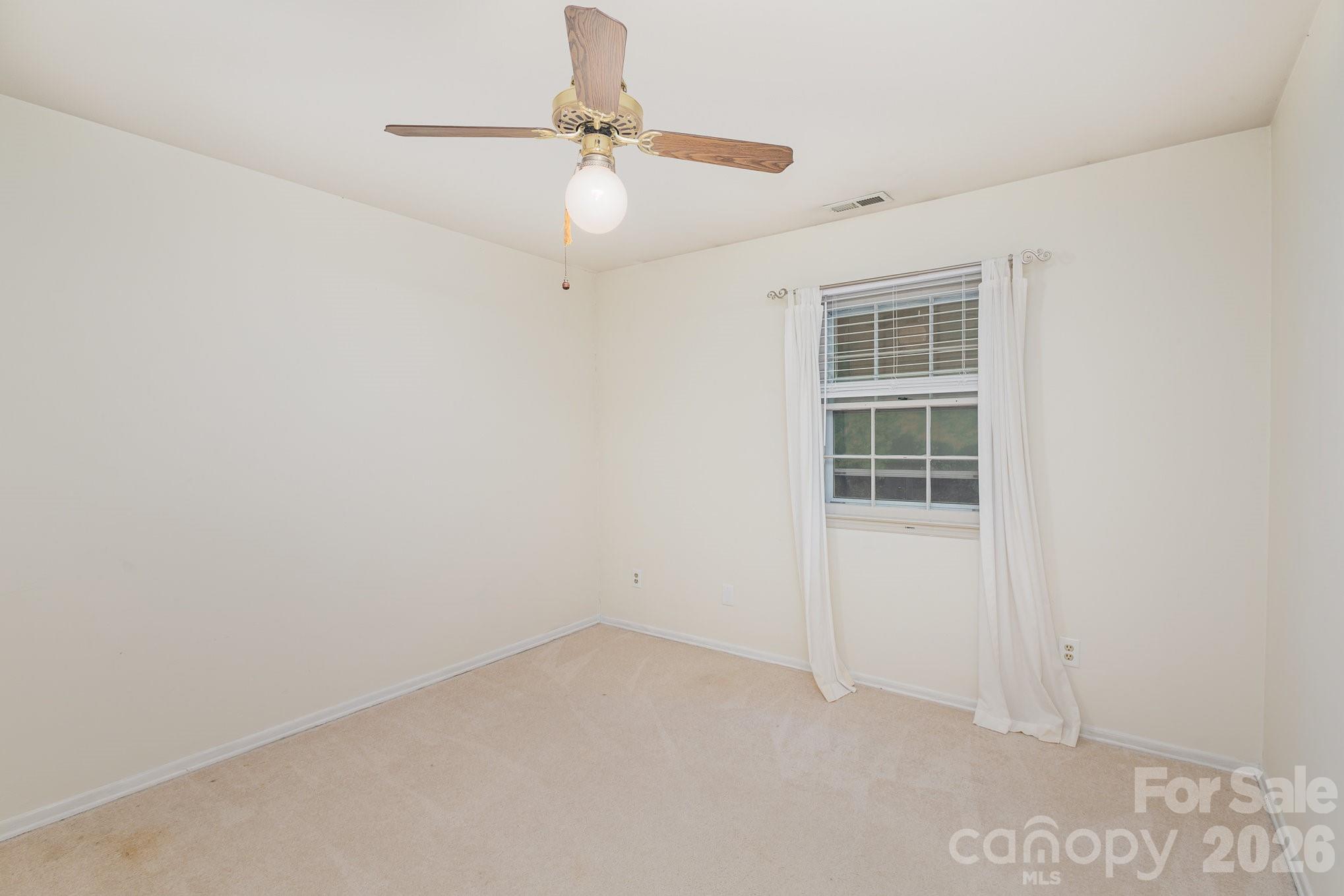 8017 Regent Park Lane — Charlotte
