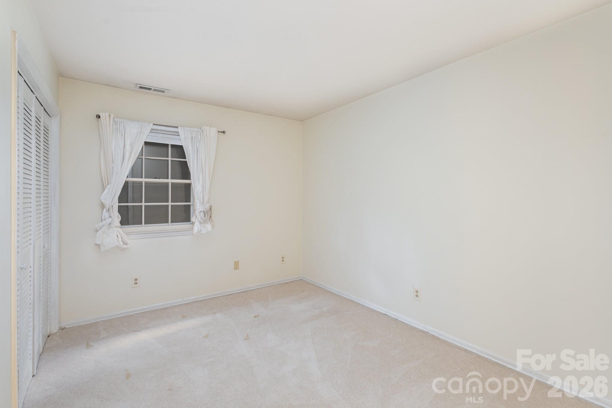8017 Regent Park Lane — Charlotte