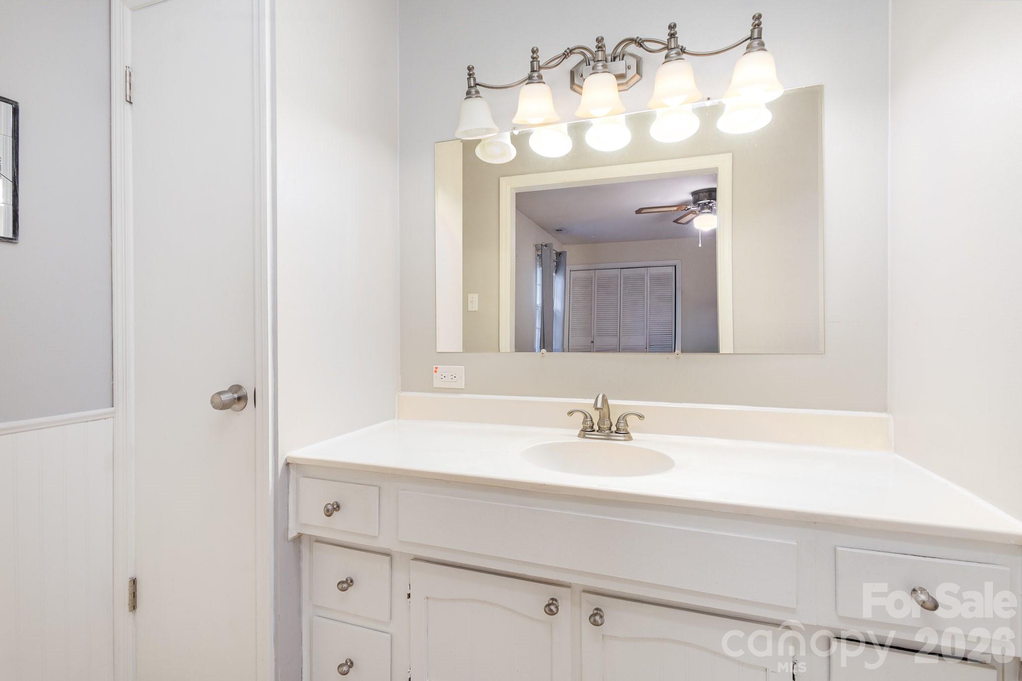 8017 Regent Park Lane — Charlotte