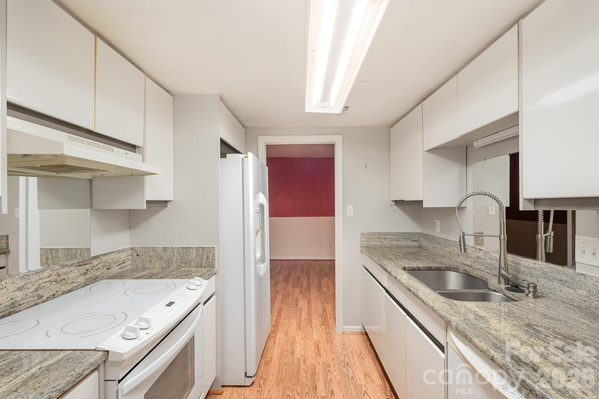 8017 Regent Park Lane — Charlotte