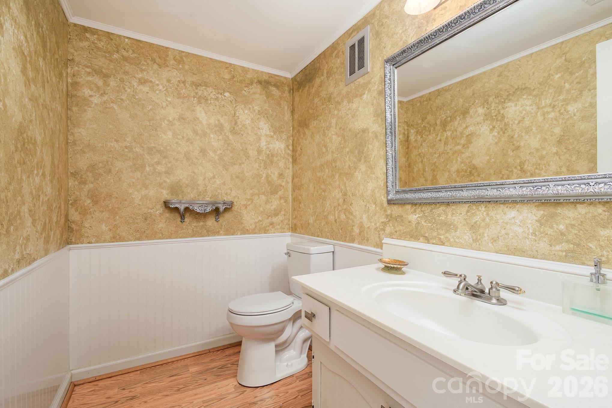 8017 Regent Park Lane — Charlotte