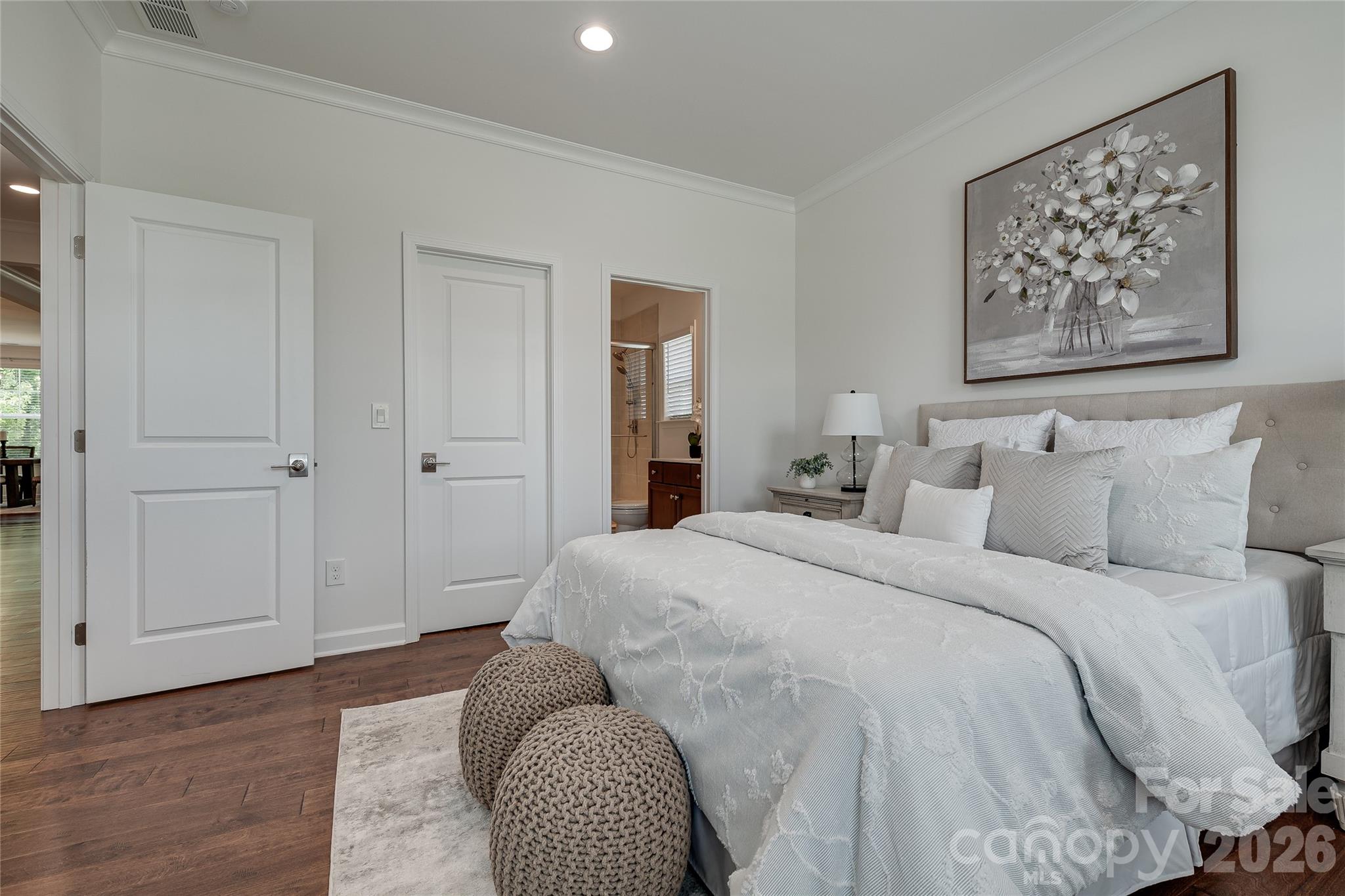 2566 NW Red Hill Street — Concord