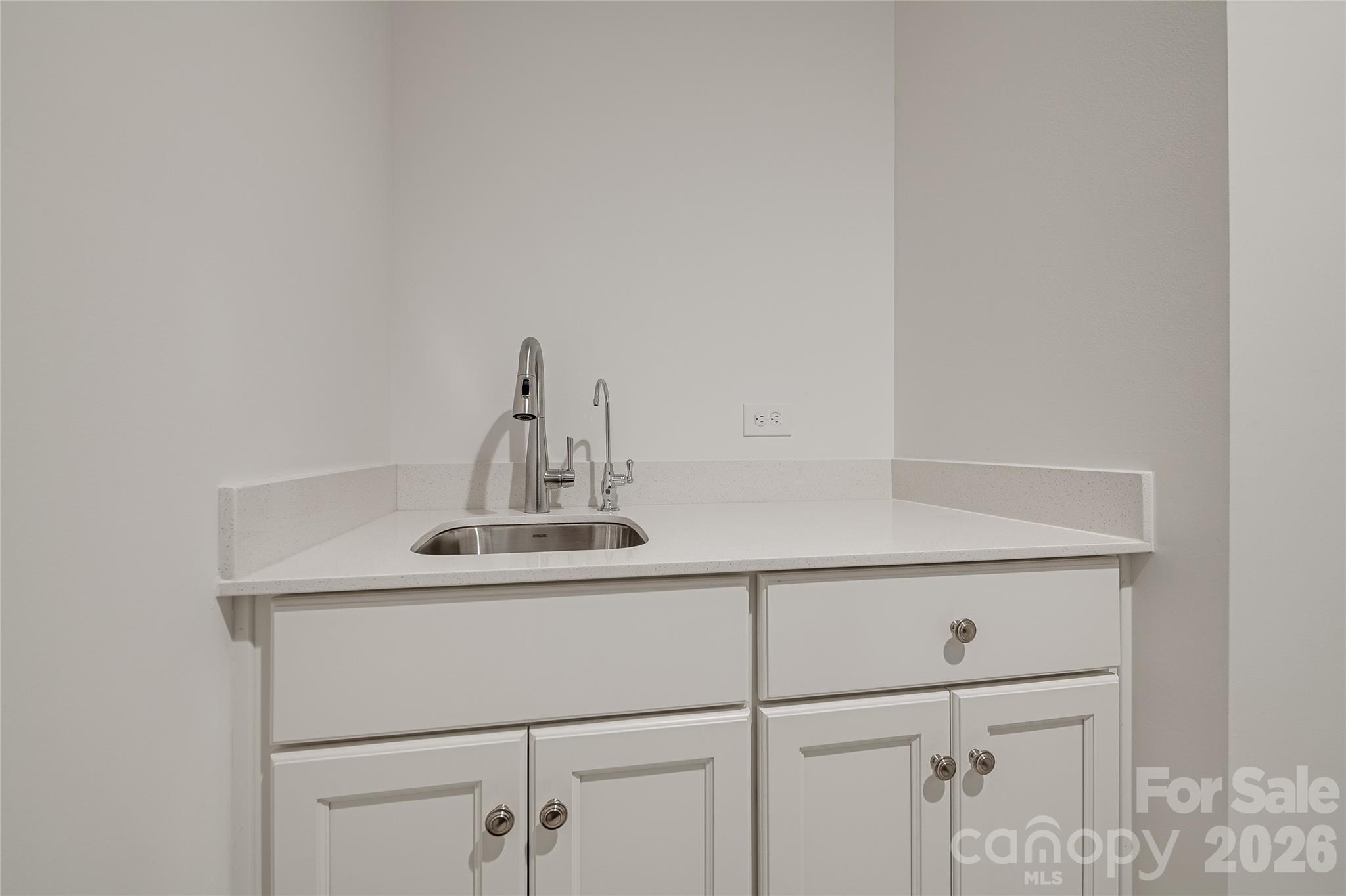 2566 NW Red Hill Street — Concord