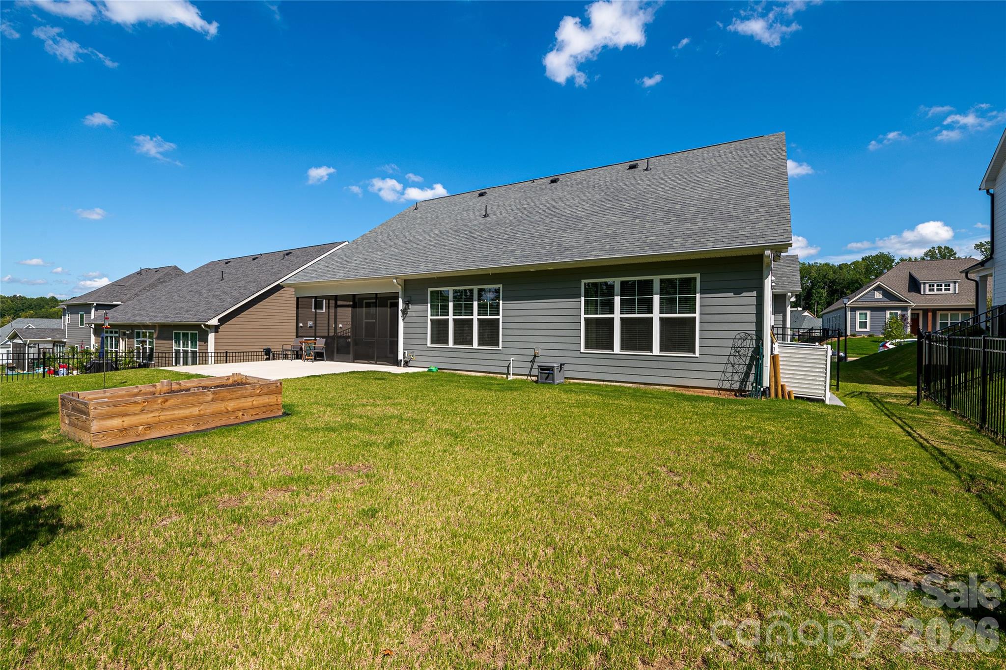 2566 NW Red Hill Street — Concord