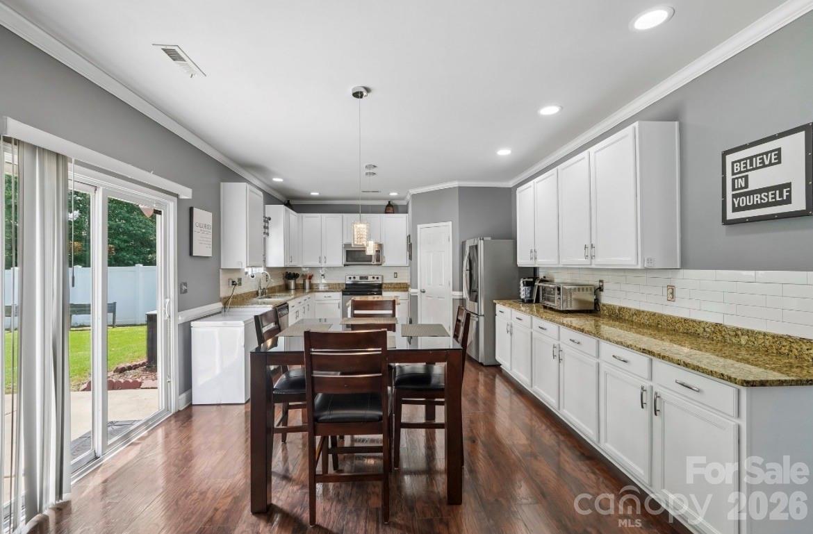 8810 Gray Willow Road — Charlotte