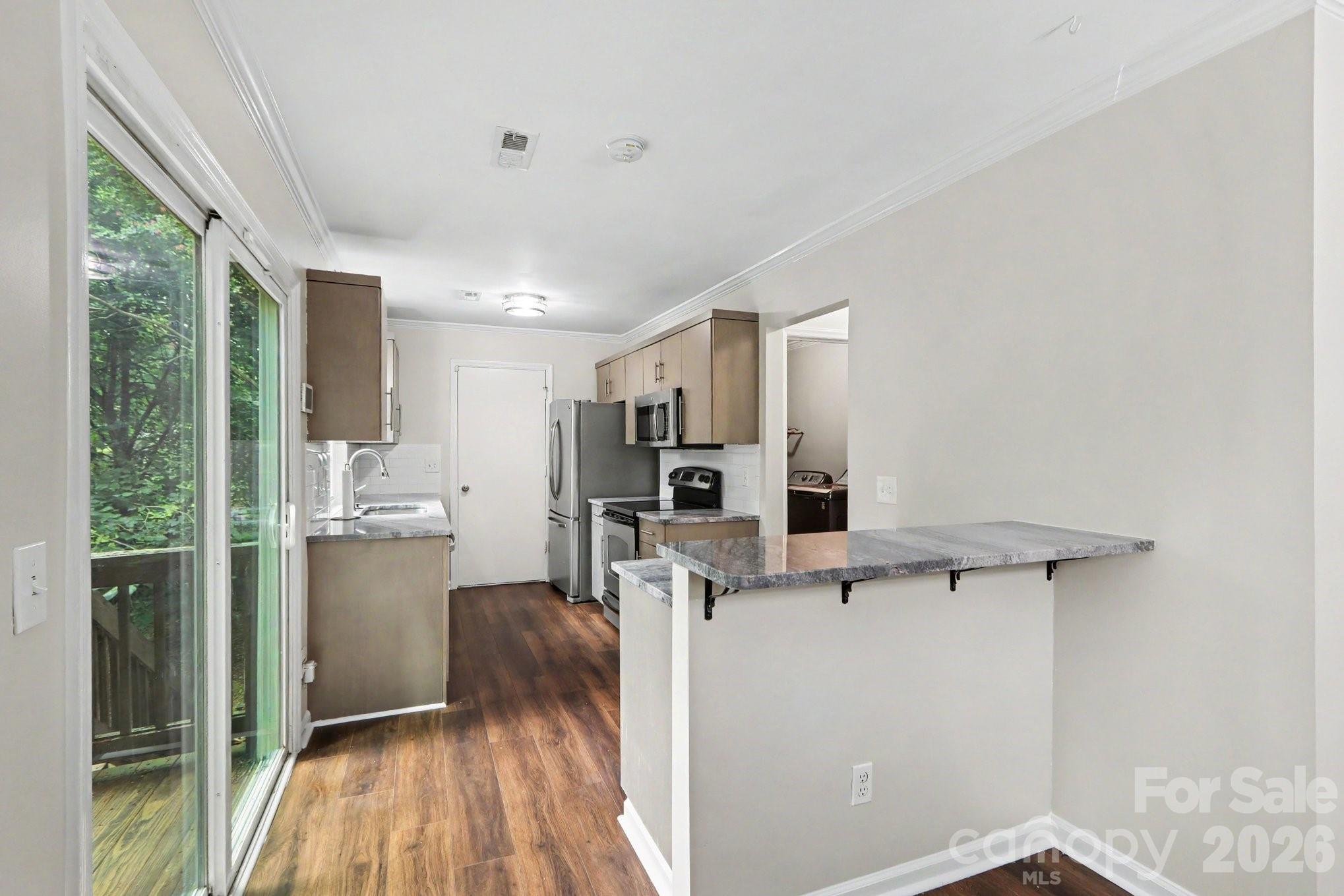 2132 Killarney Place — Charlotte