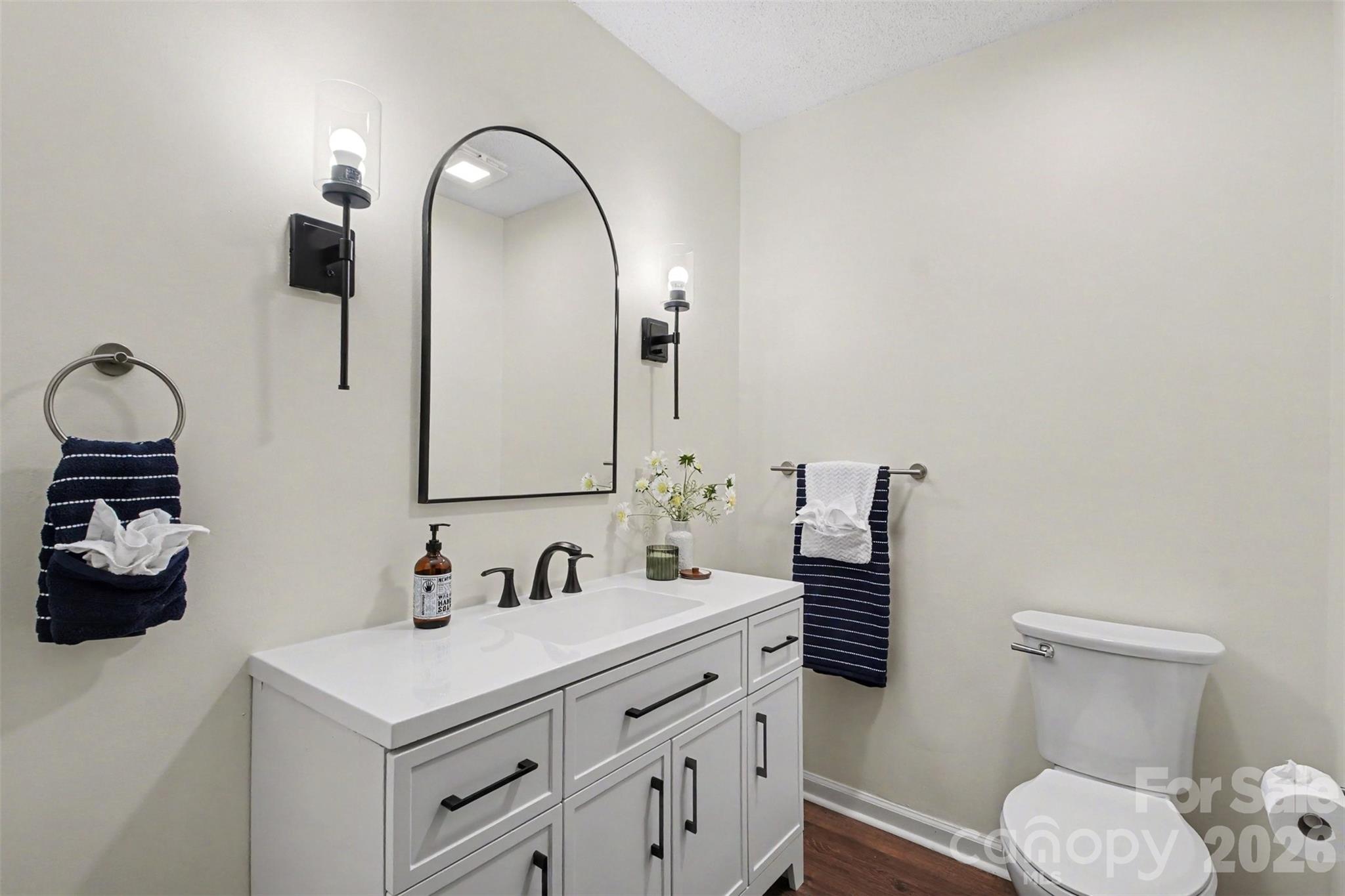 8319 Vagabond Road — Charlotte