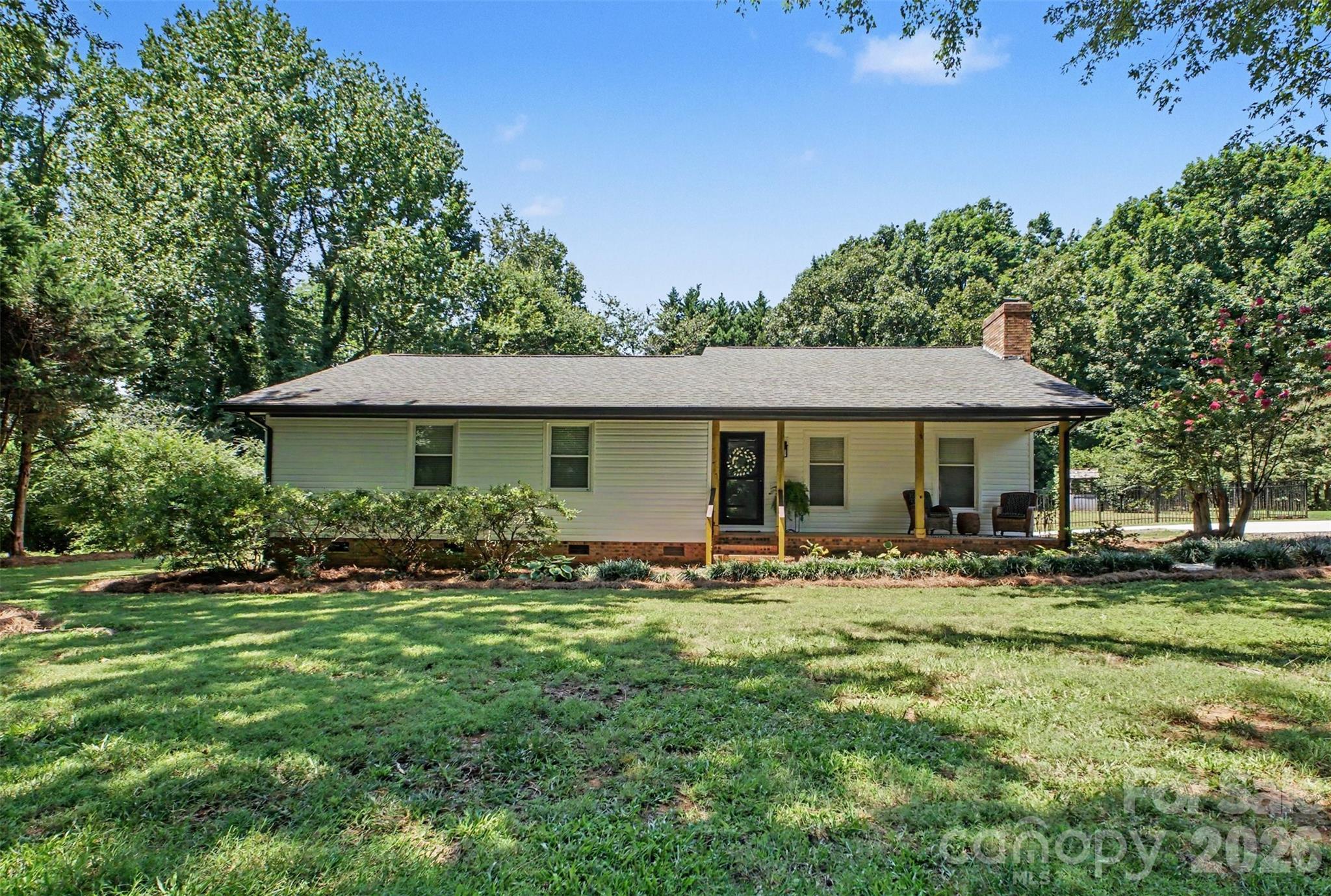 8319 Vagabond Road — Charlotte