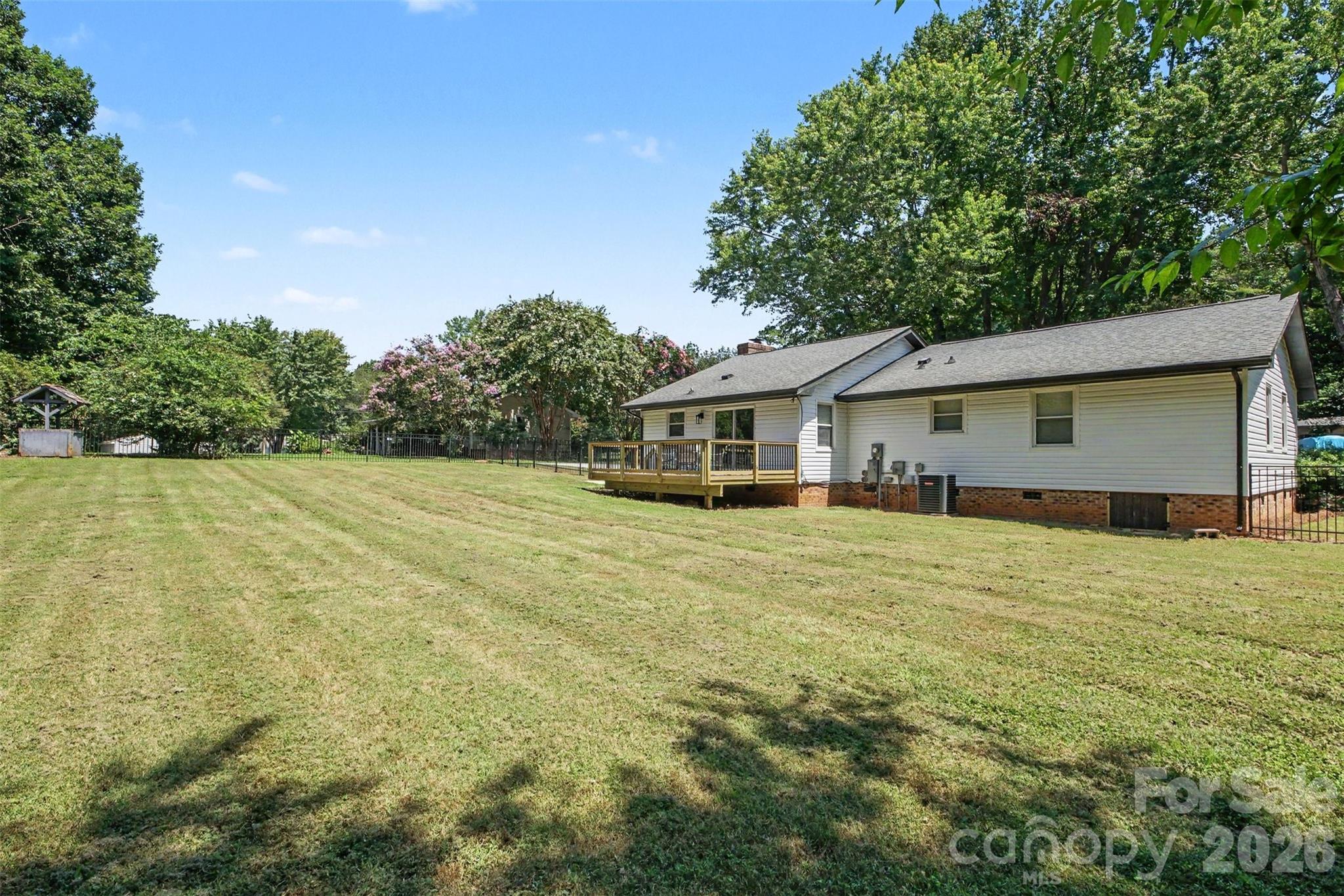 8319 Vagabond Road — Charlotte