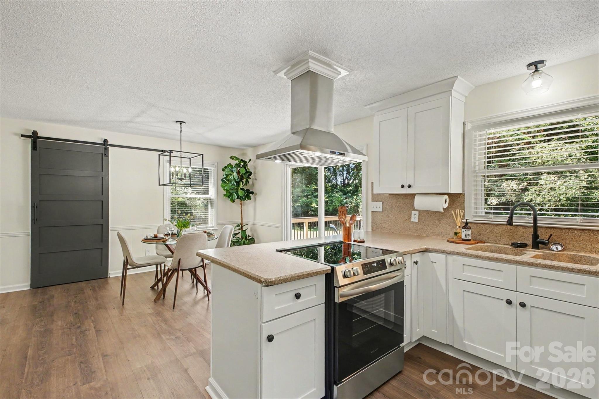 8319 Vagabond Road — Charlotte