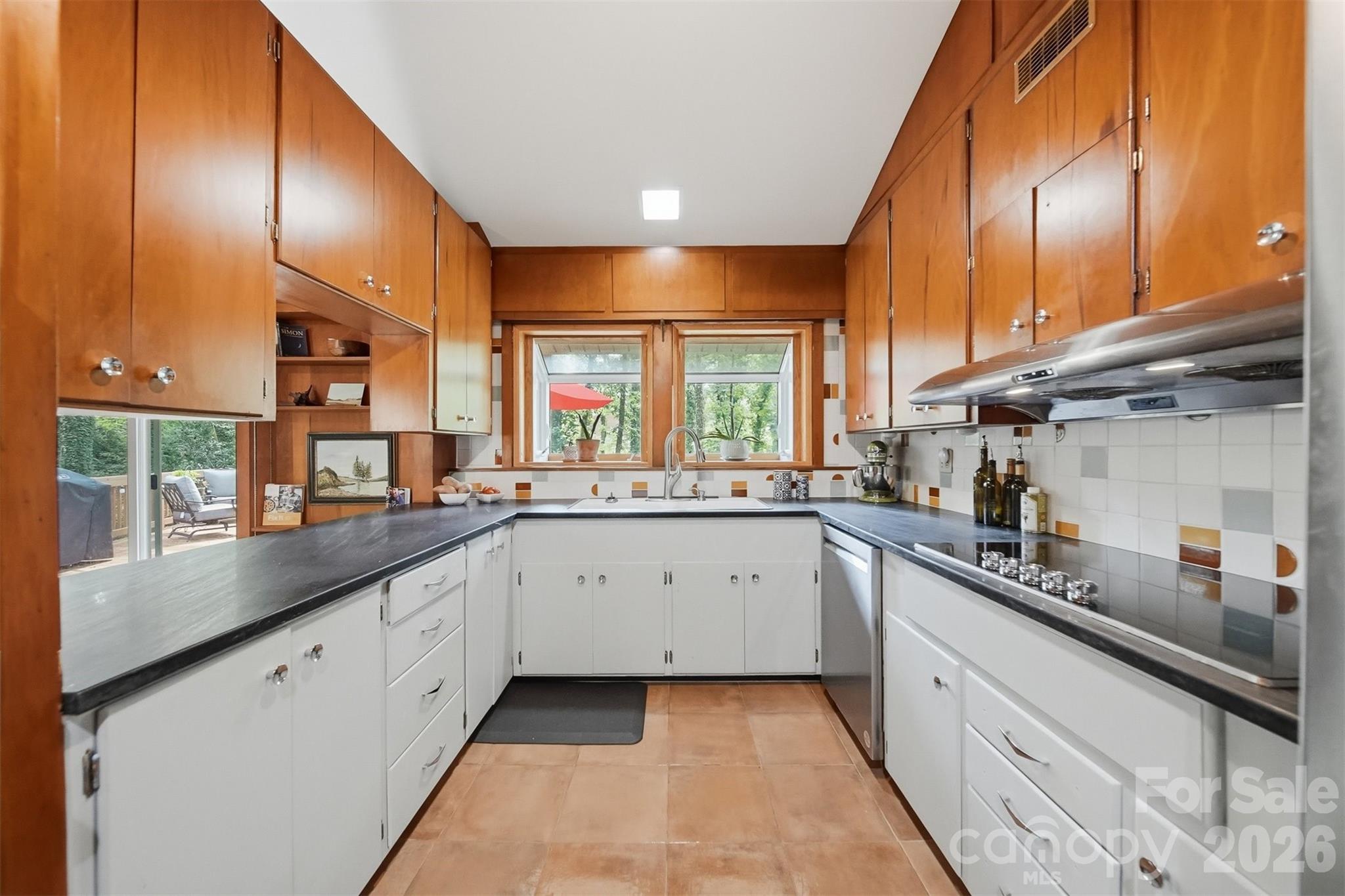 120 Woodland Drive — Morganton