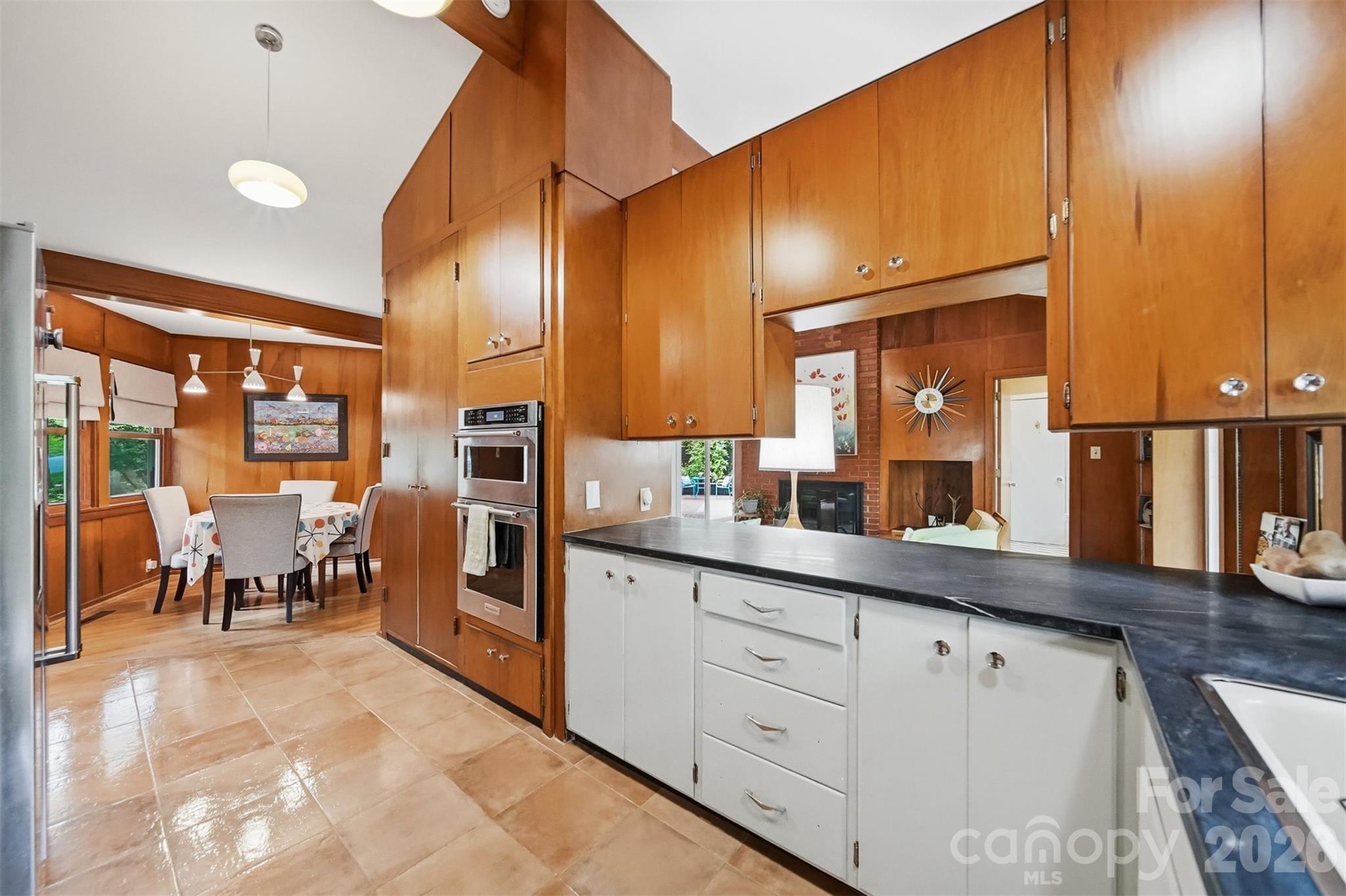120 Woodland Drive — Morganton