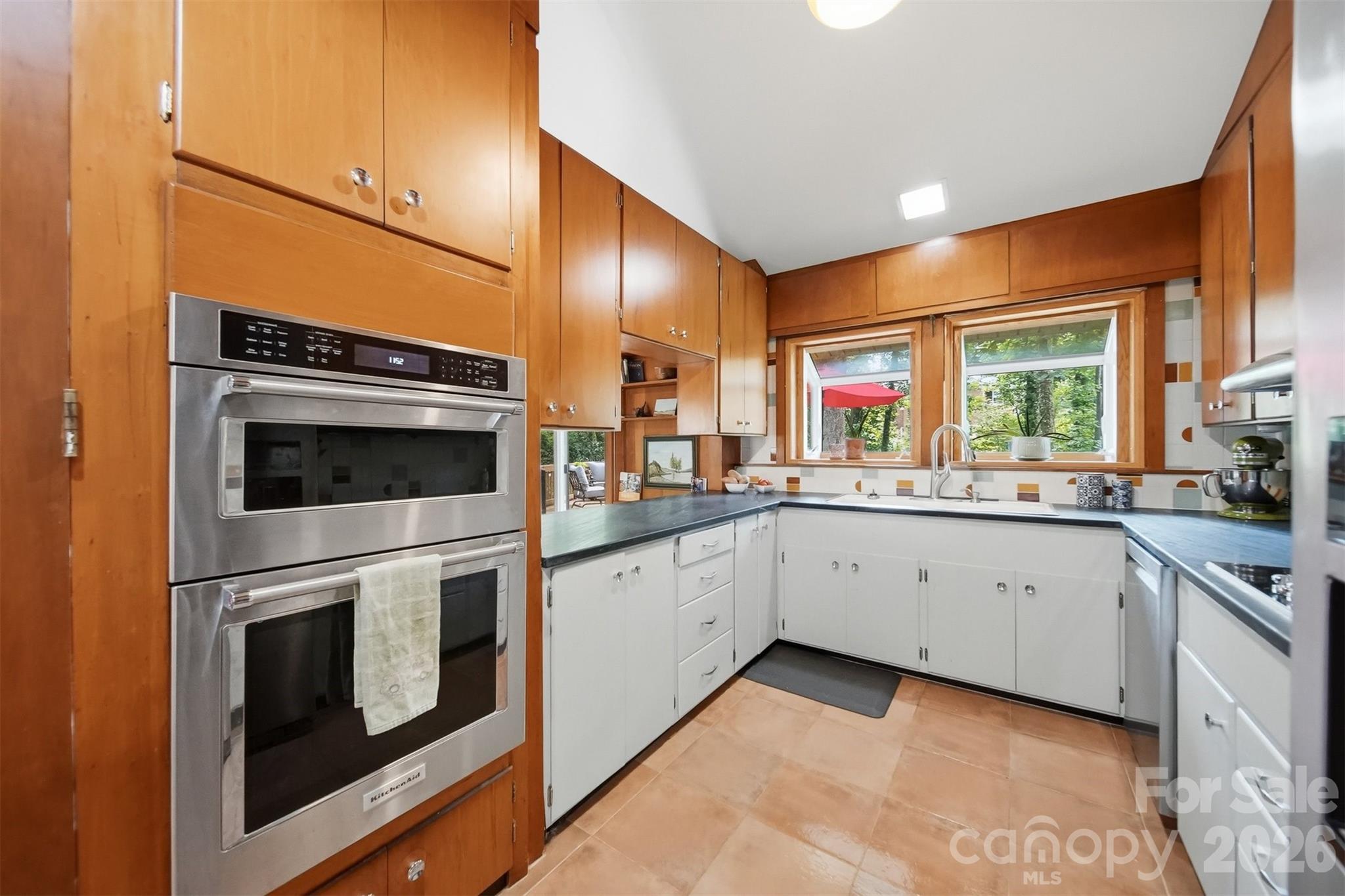 120 Woodland Drive — Morganton