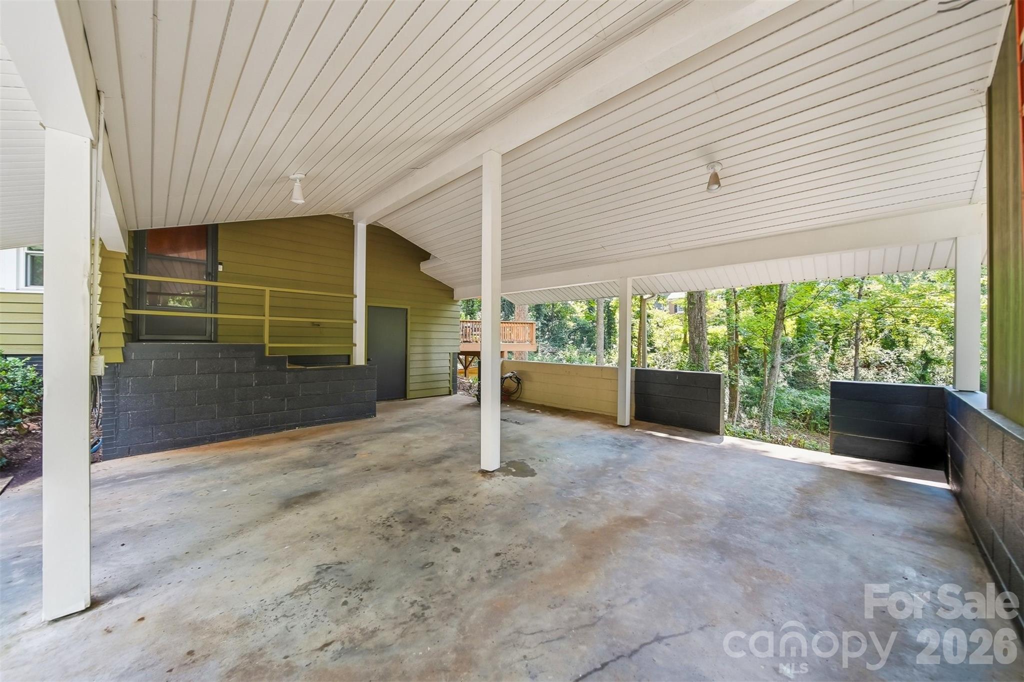 120 Woodland Drive — Morganton