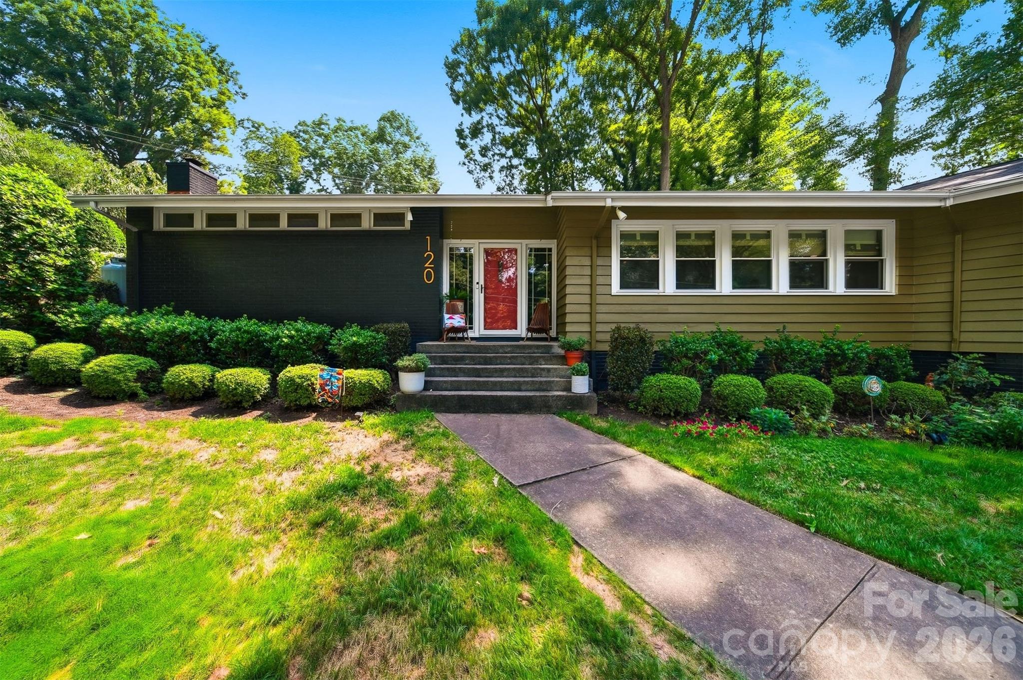 120 Woodland Drive — Morganton