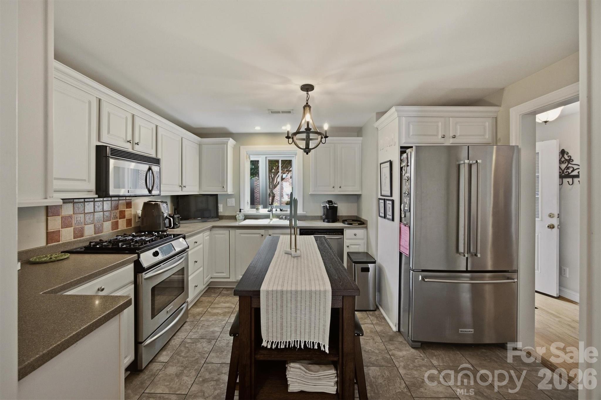 115 W Meeting Street — Morganton