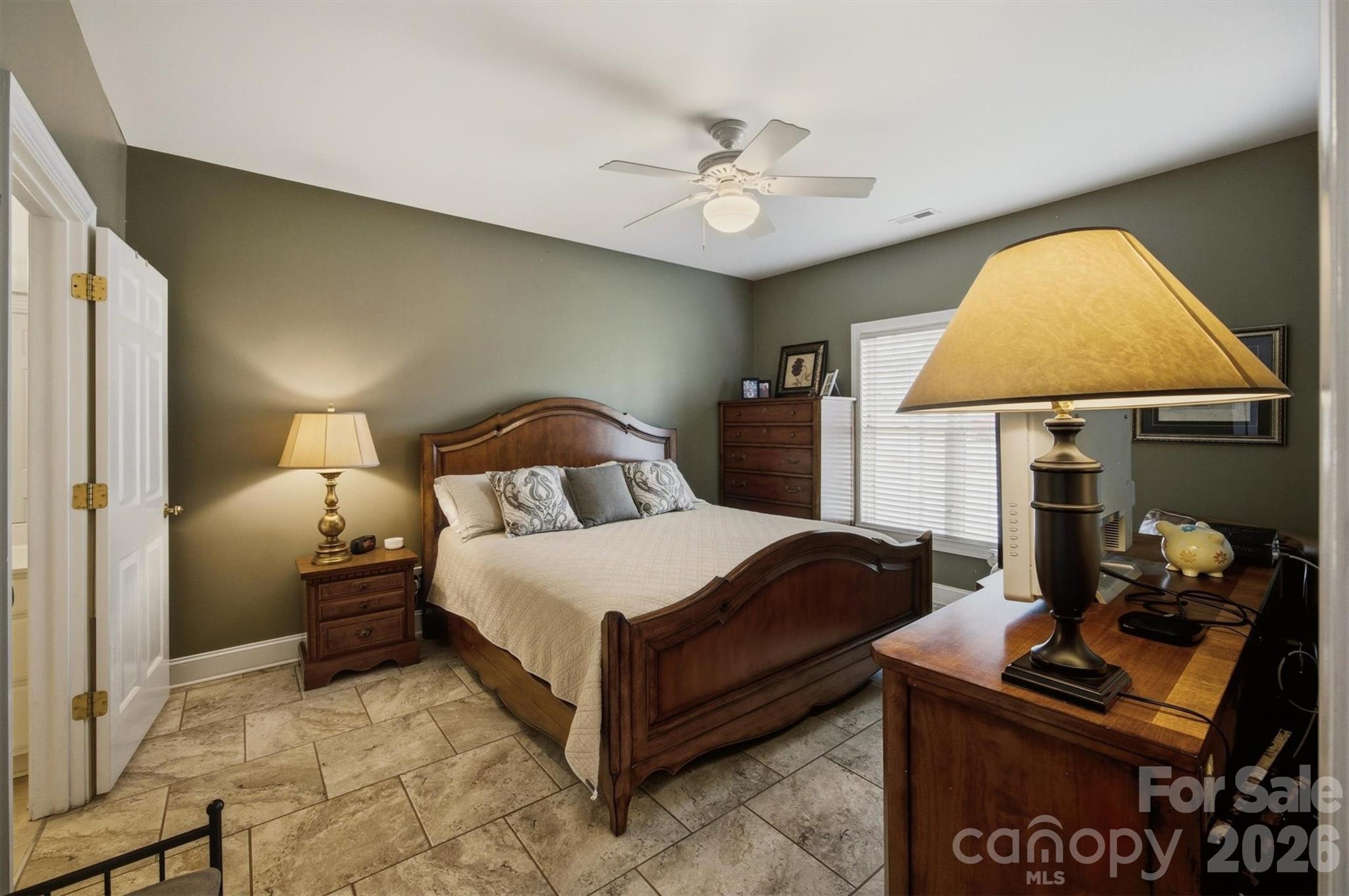115 W Meeting Street — Morganton