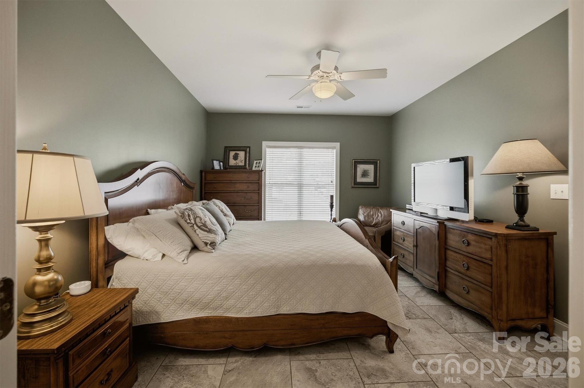 115 W Meeting Street — Morganton