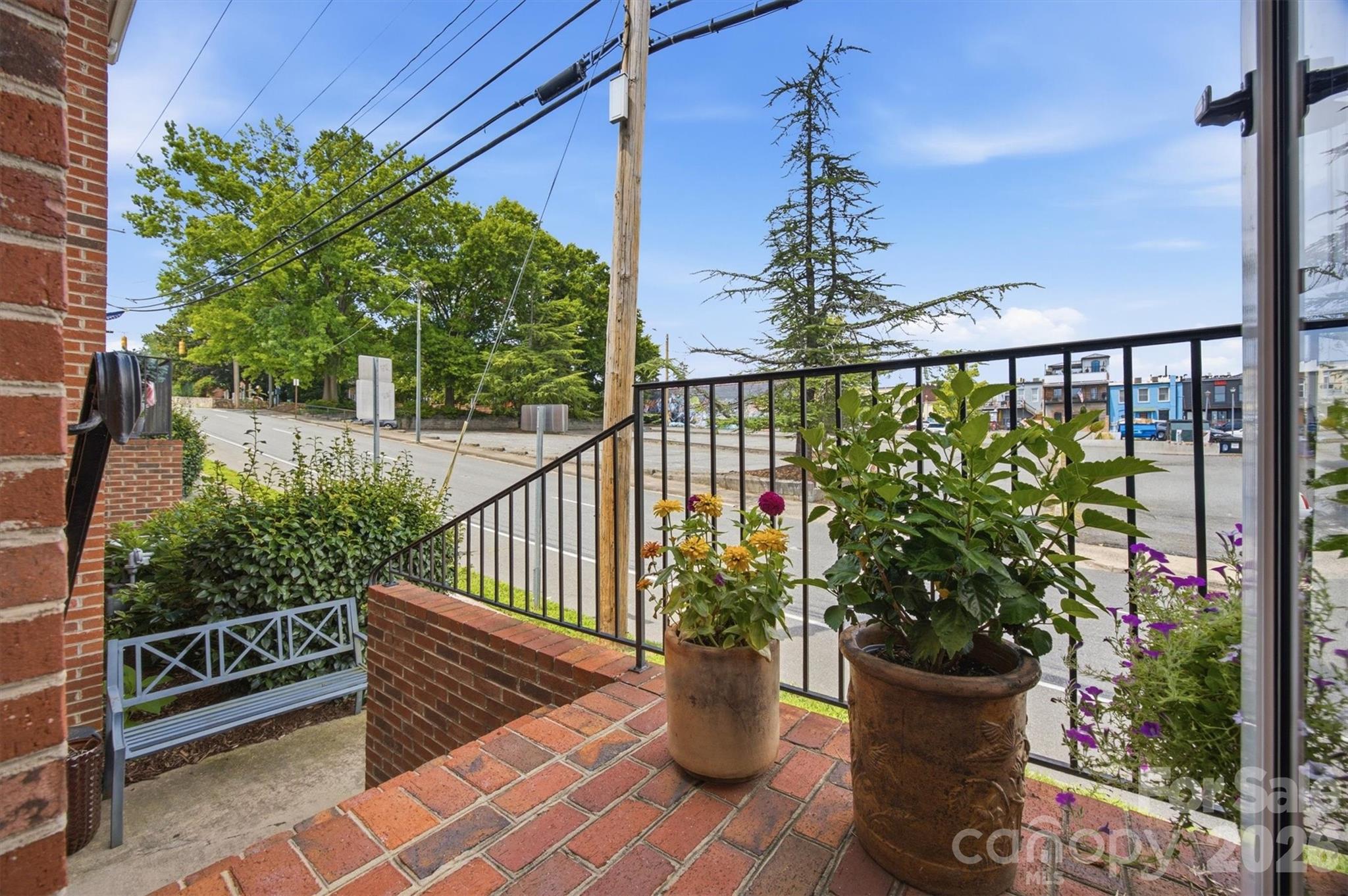 115 W Meeting Street — Morganton