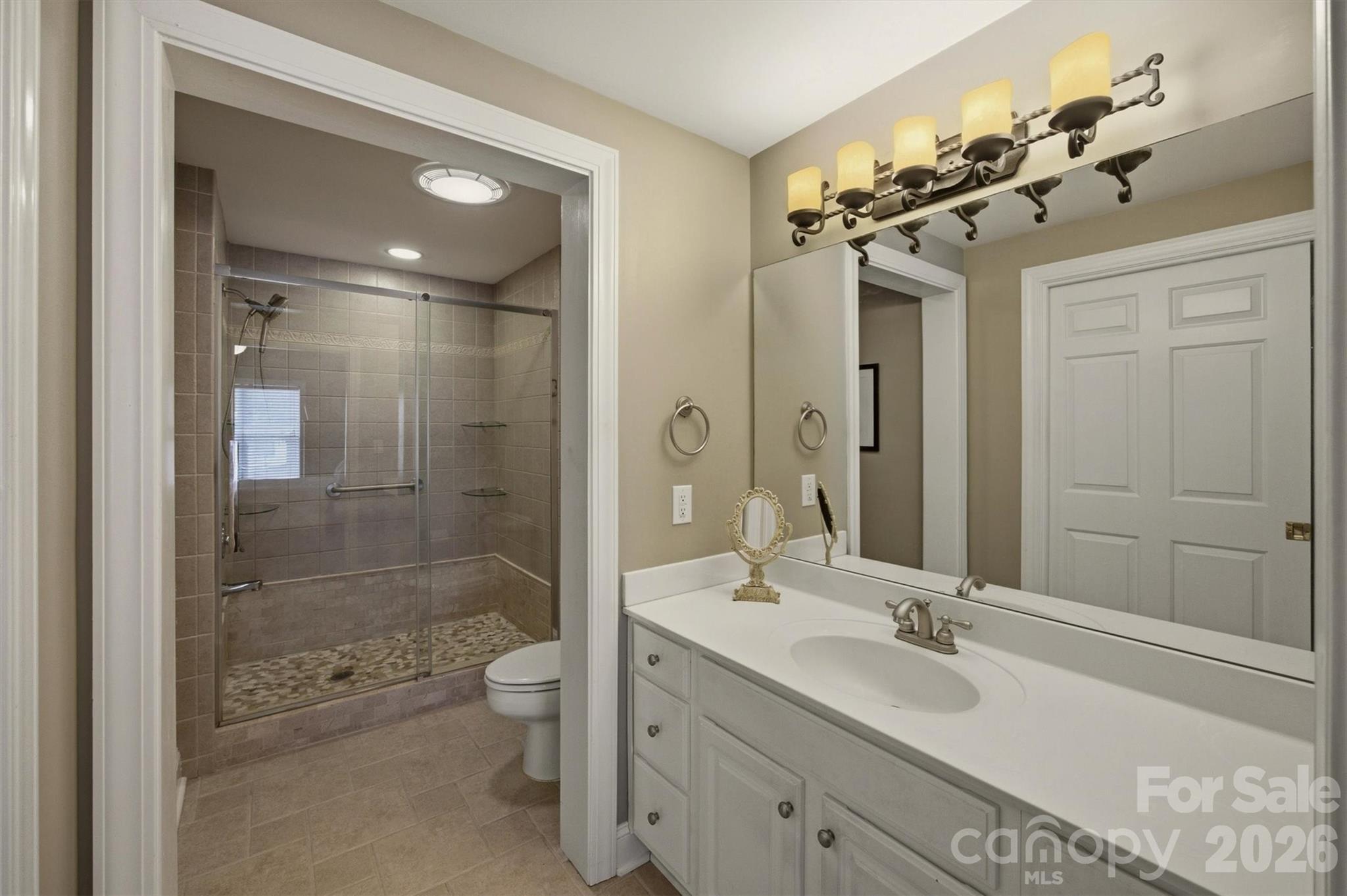 115 W Meeting Street — Morganton