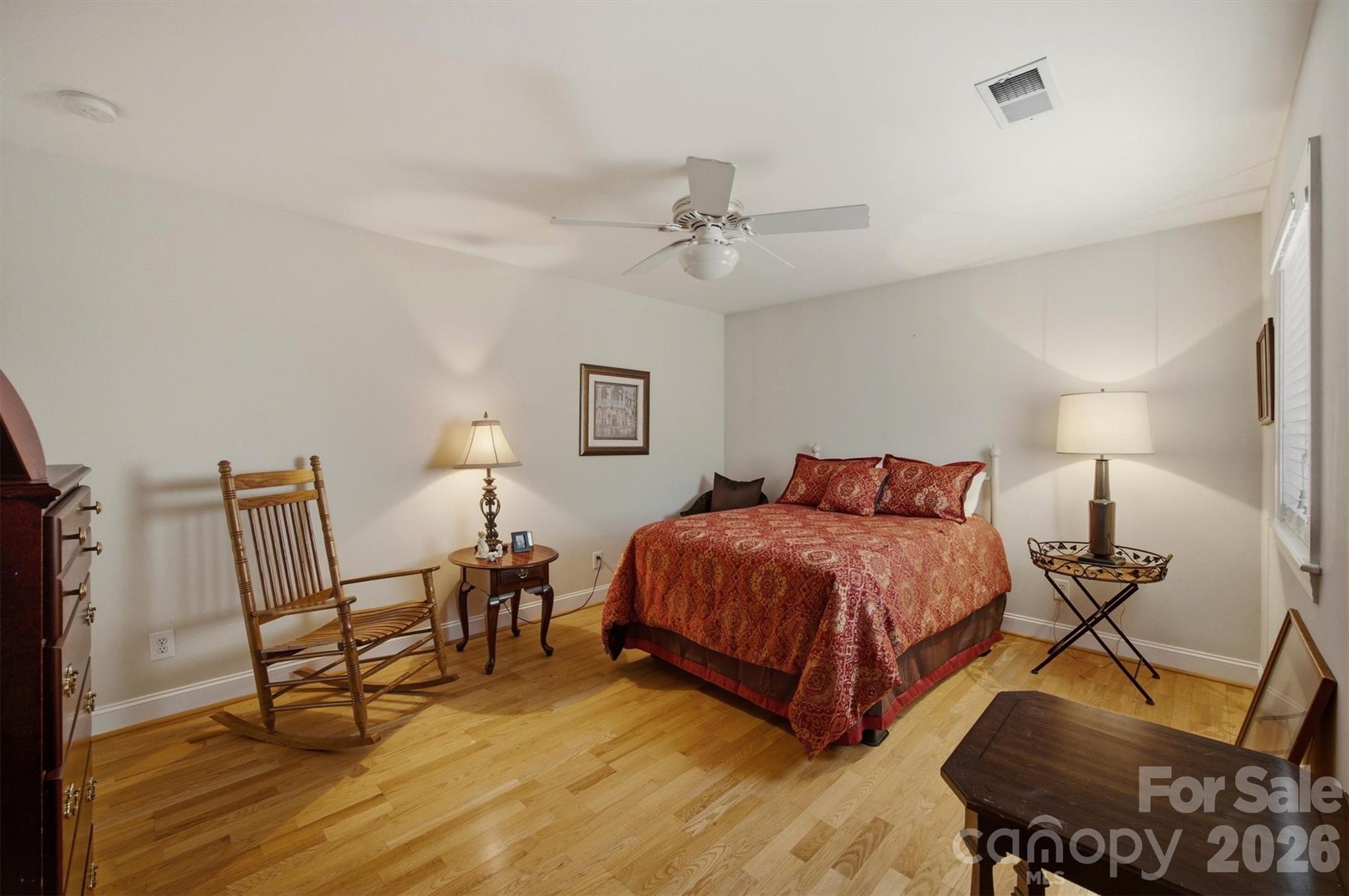 115 W Meeting Street — Morganton