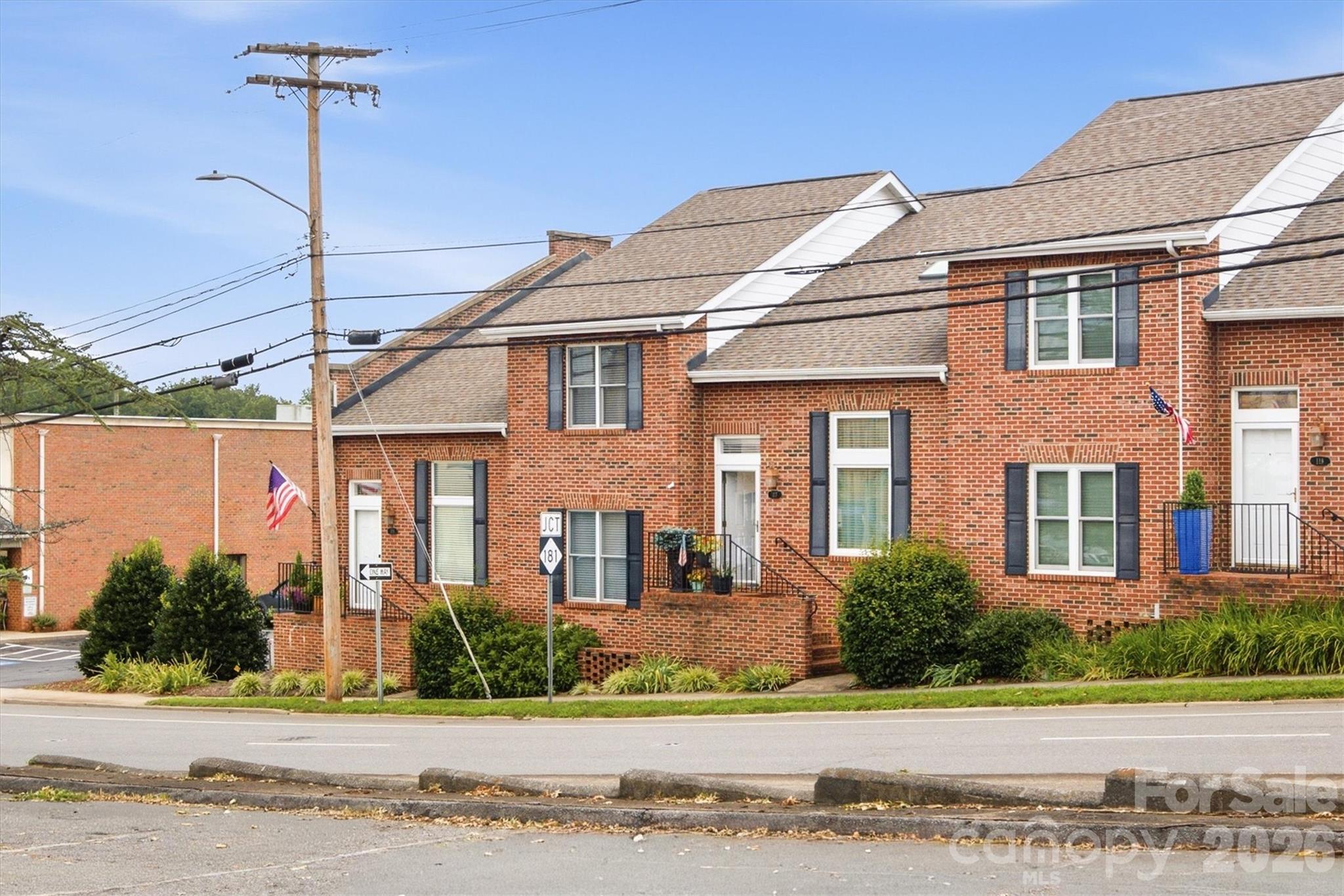 115 W Meeting Street — Morganton
