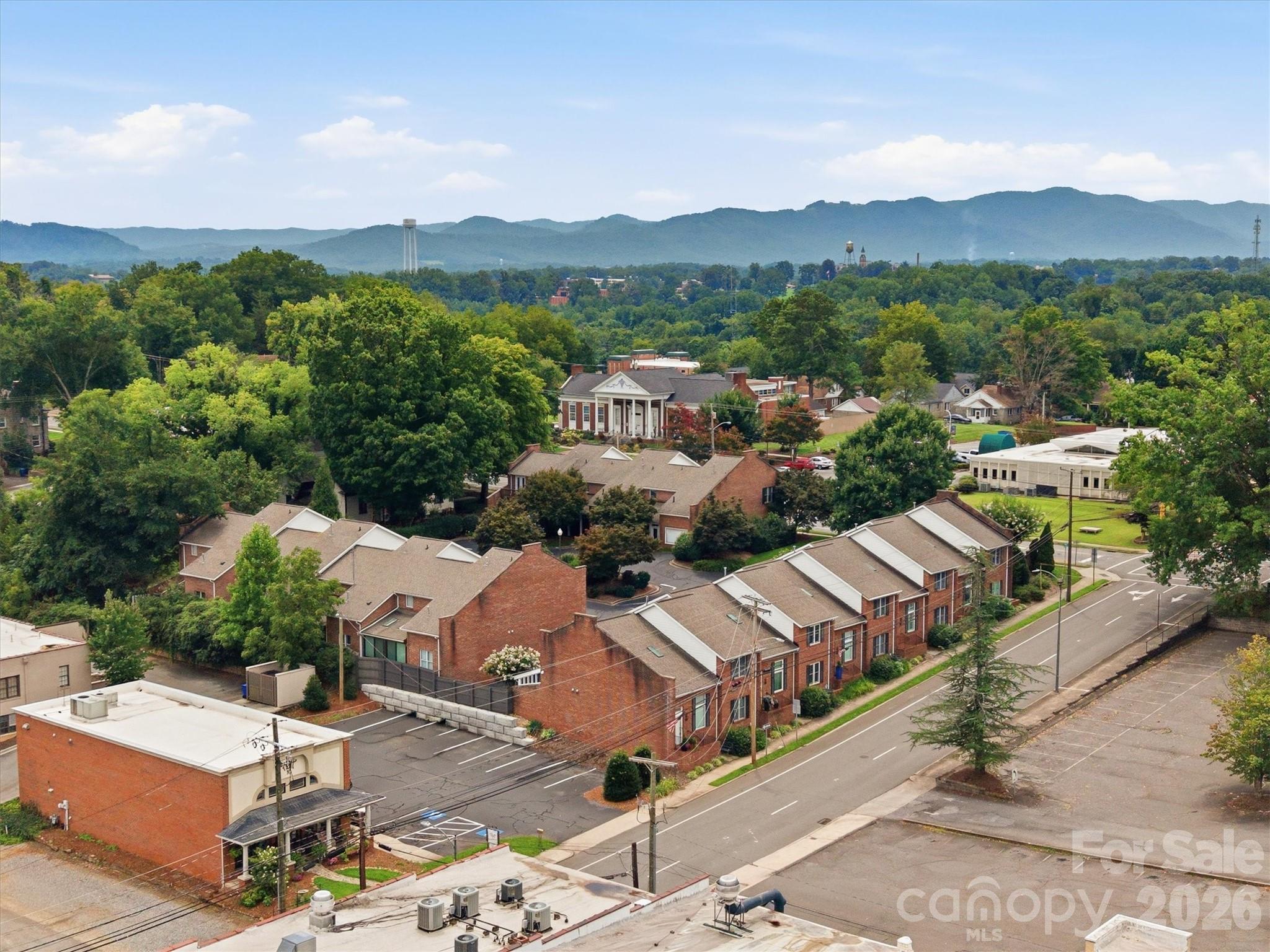 115 W Meeting Street — Morganton