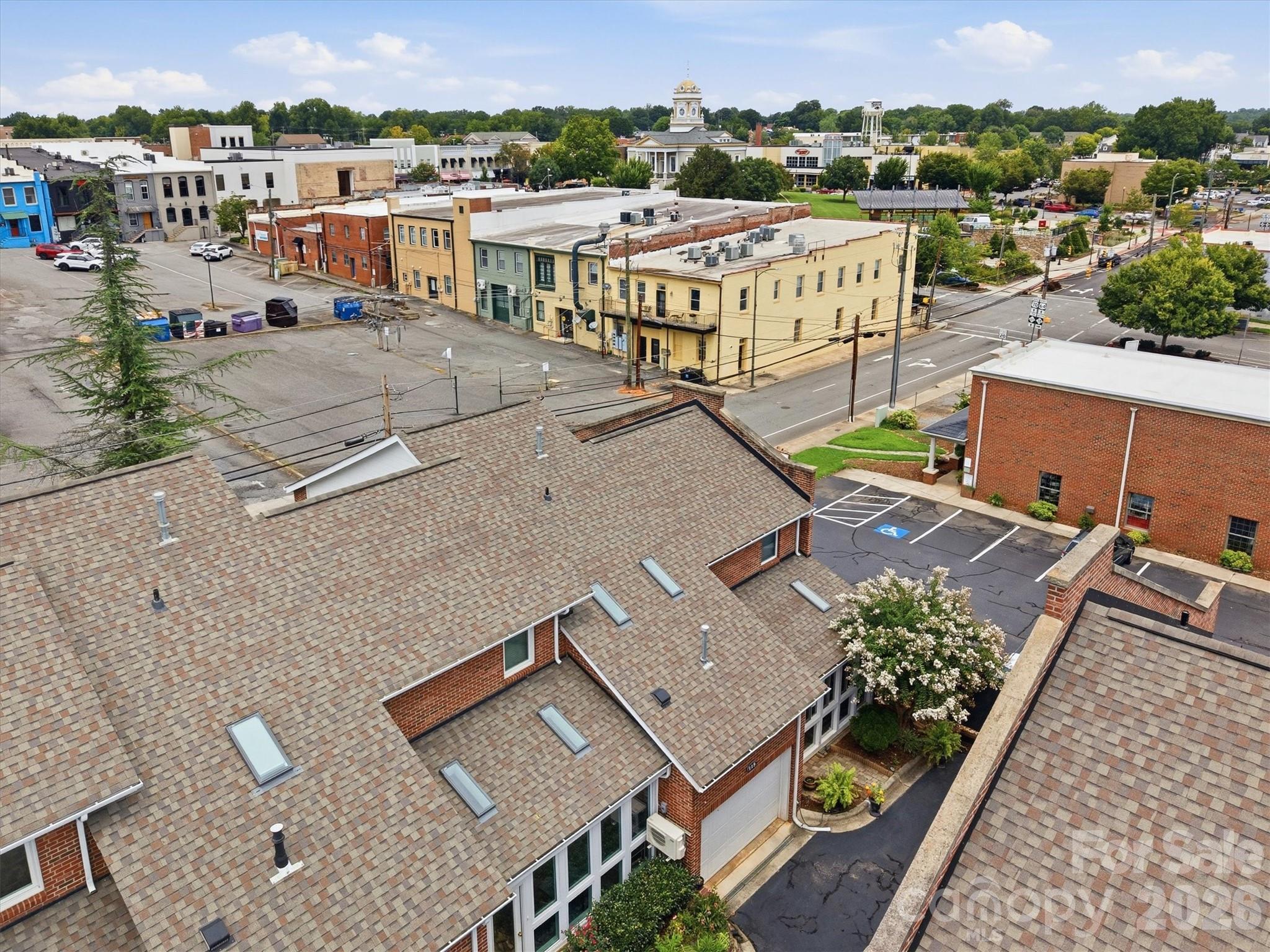 115 W Meeting Street — Morganton