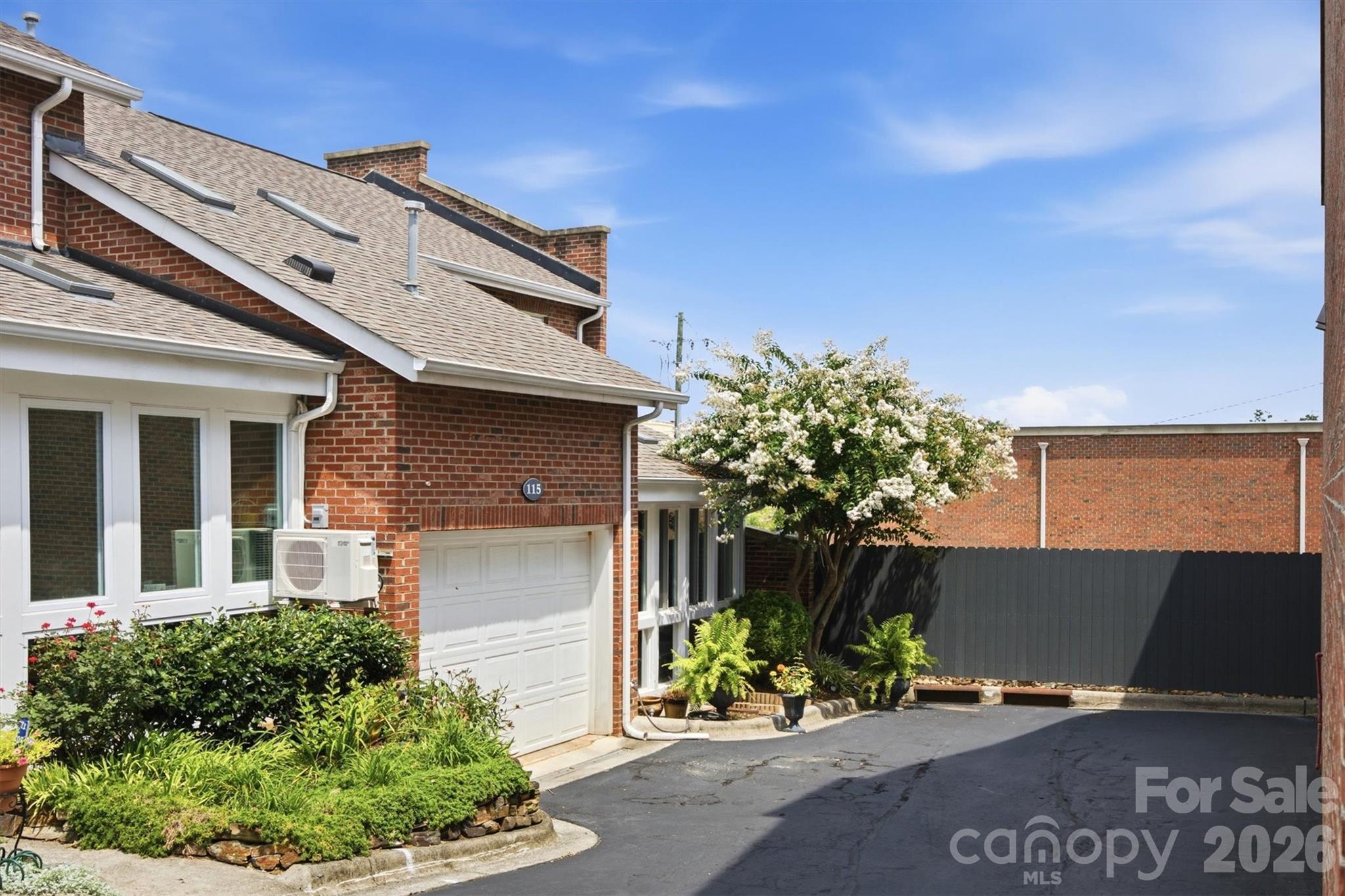 115 W Meeting Street — Morganton