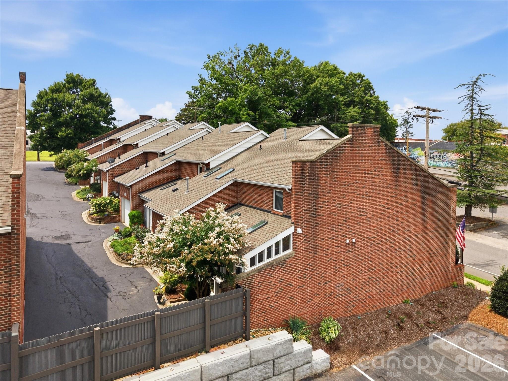 115 W Meeting Street — Morganton