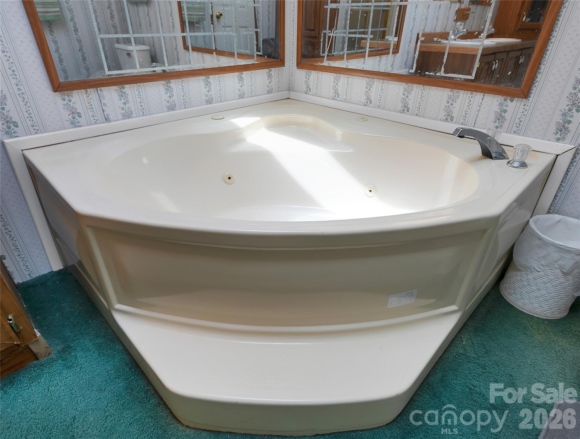 15 Windy Canyon Road — Candler
