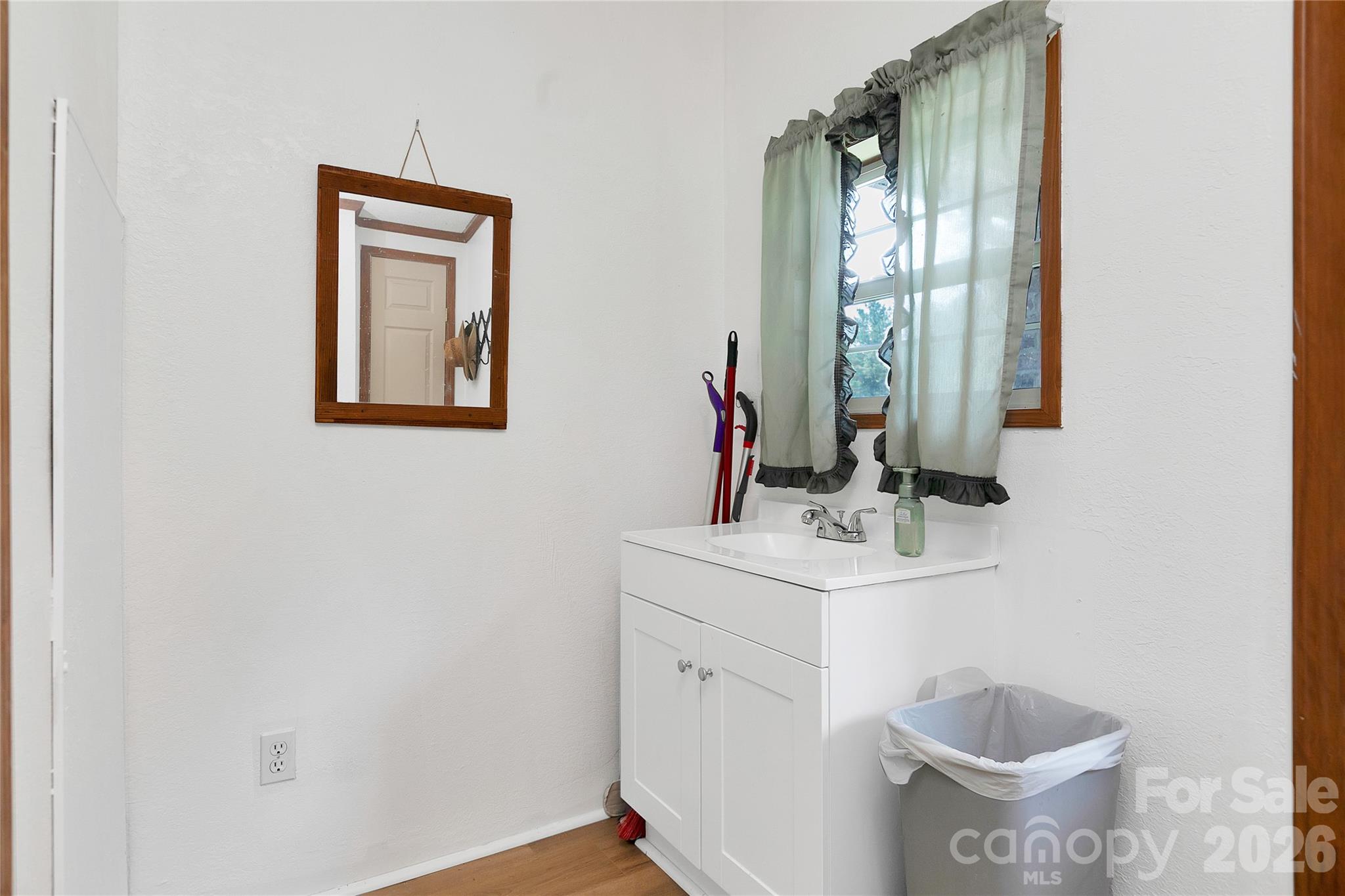 15 Windy Canyon Road — Candler