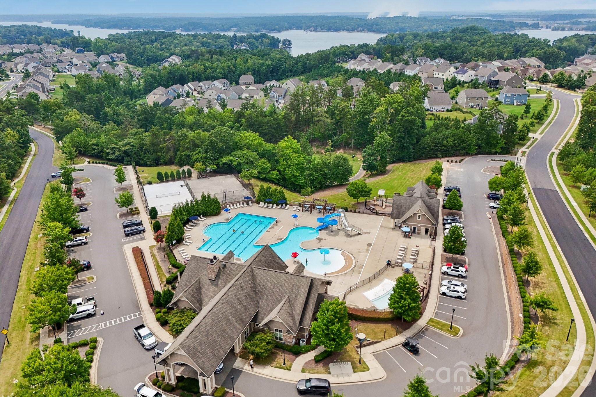 16521 Governors Club Court — Charlotte