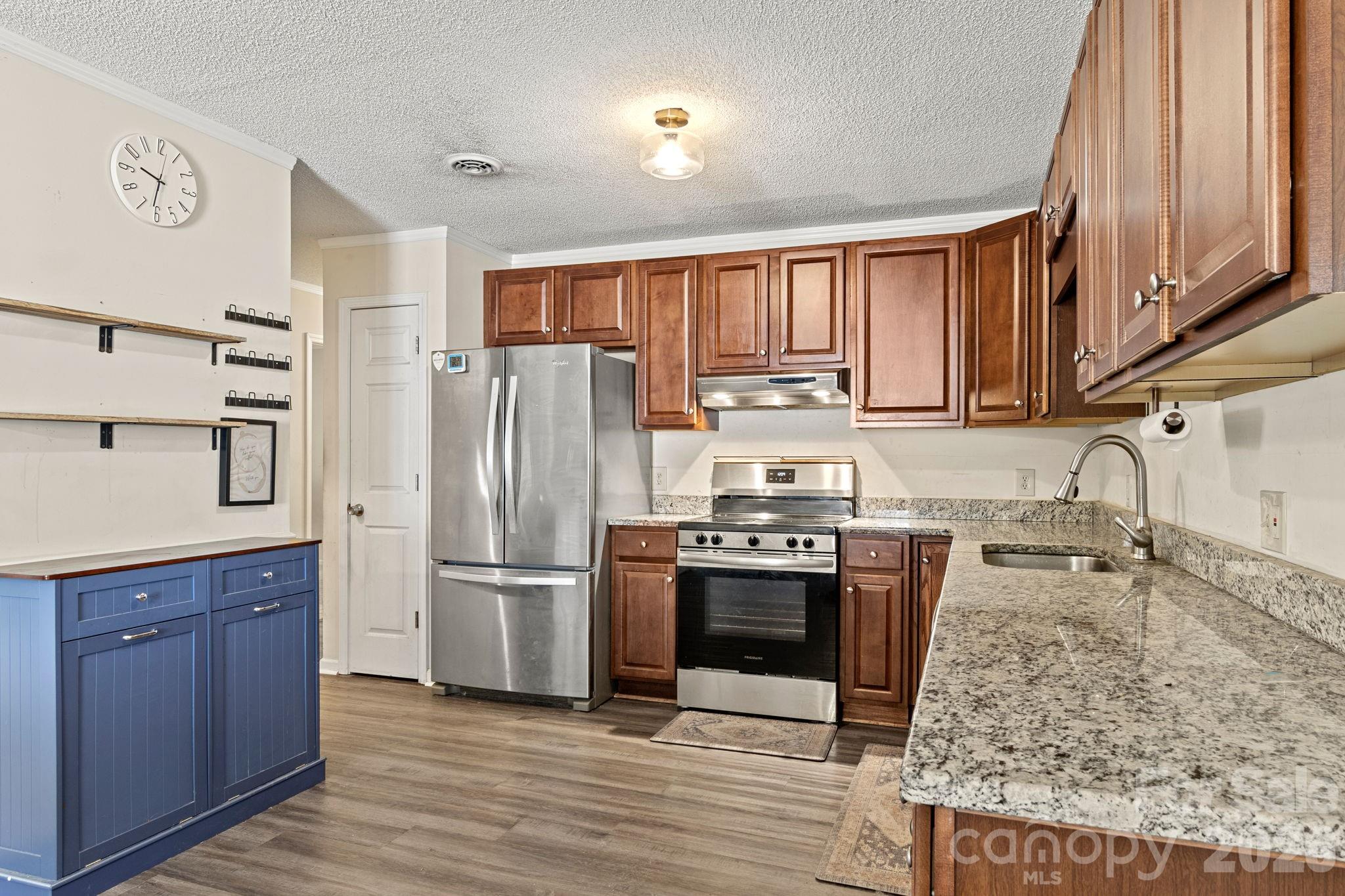 1820 Bridgewood Drive — Lancaster