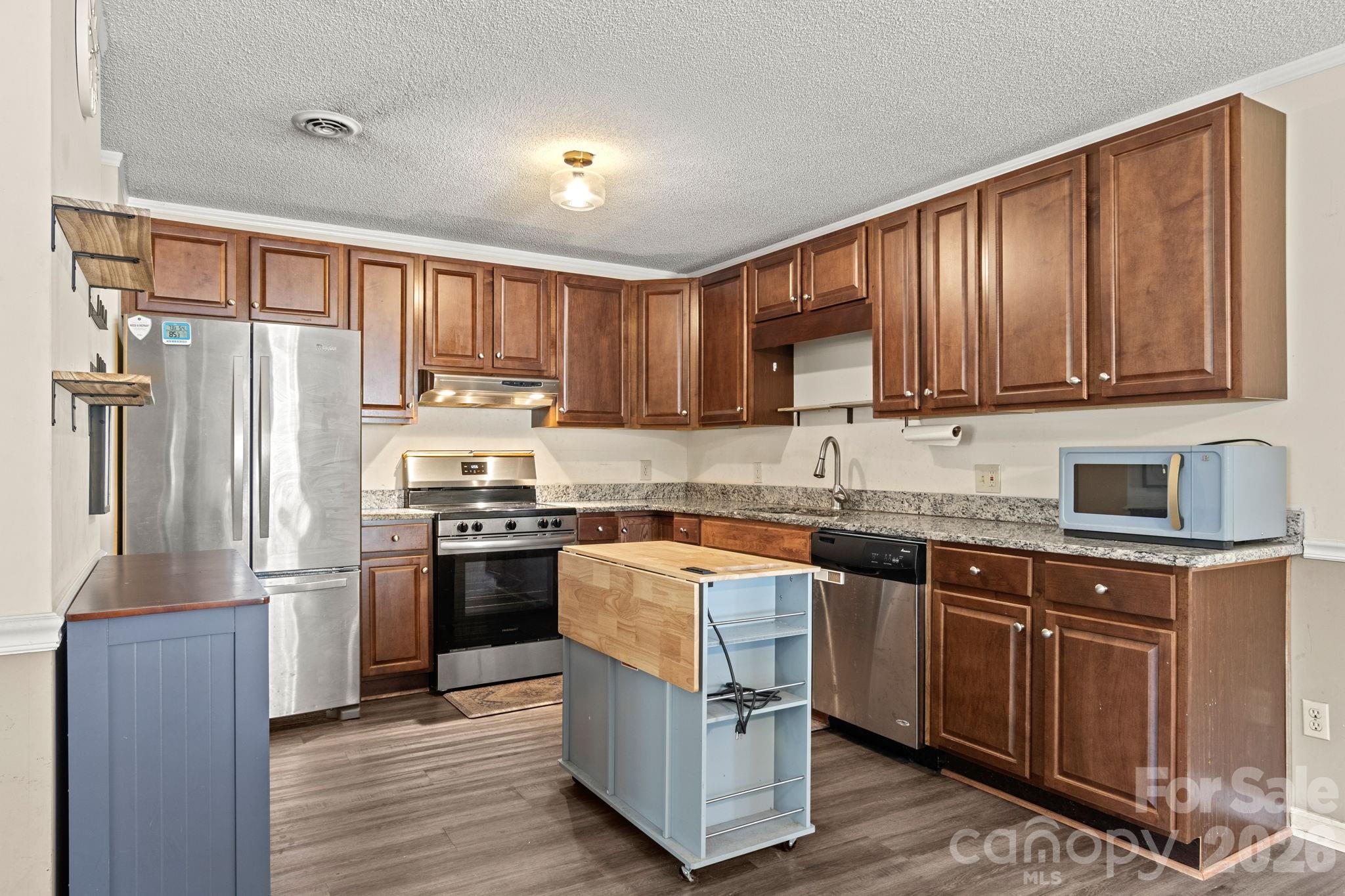 1820 Bridgewood Drive — Lancaster