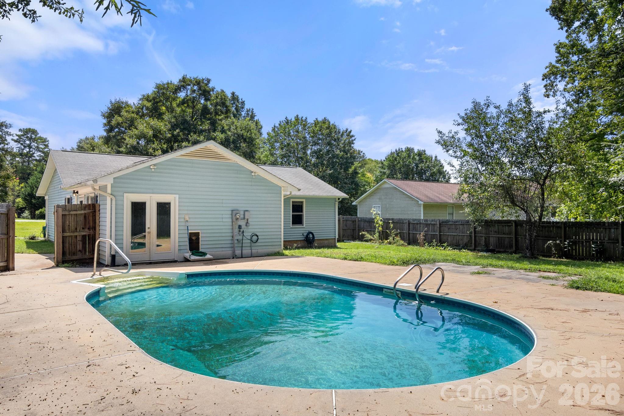 1820 Bridgewood Drive — Lancaster
