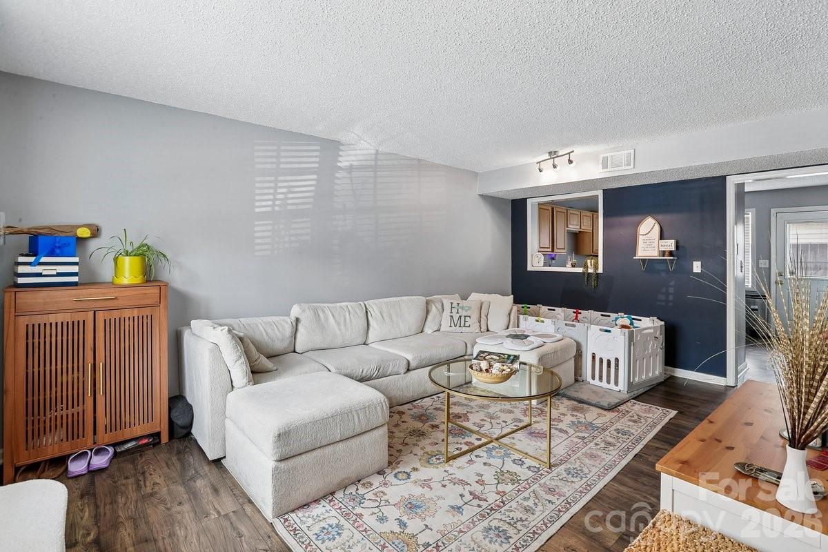 1300 Larchmont Place #303 — Salisbury