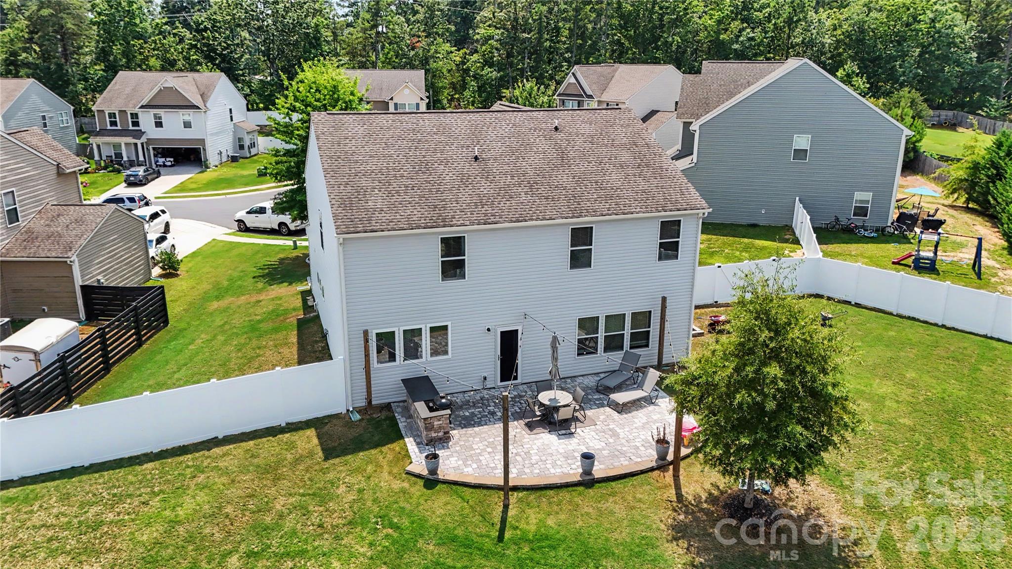 2834 Kinloch Court — Clover