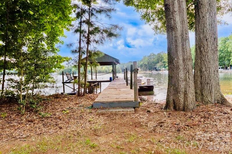 16231 Weatherly Way — Huntersville