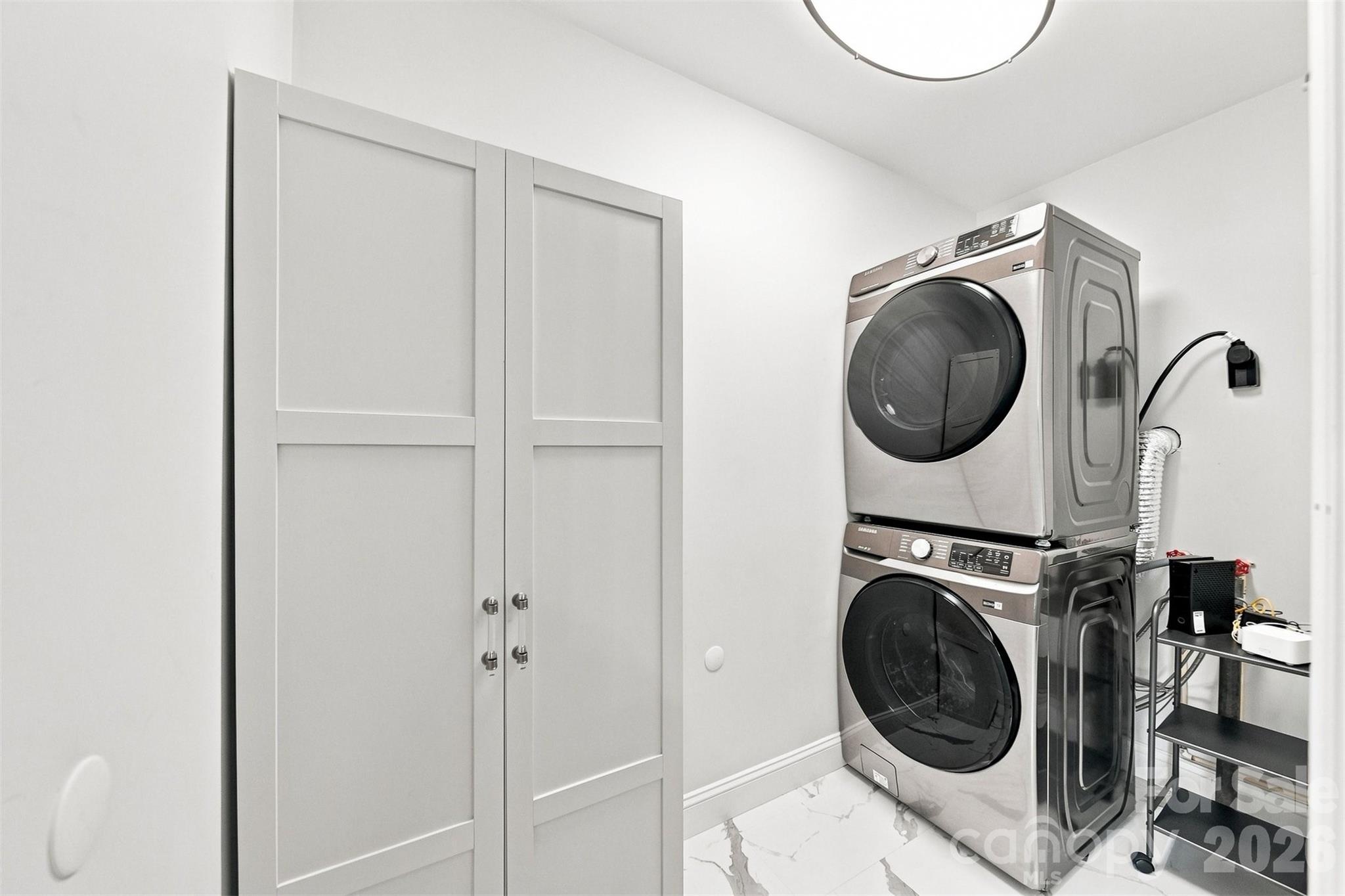129 33rd Street NW — Hickory