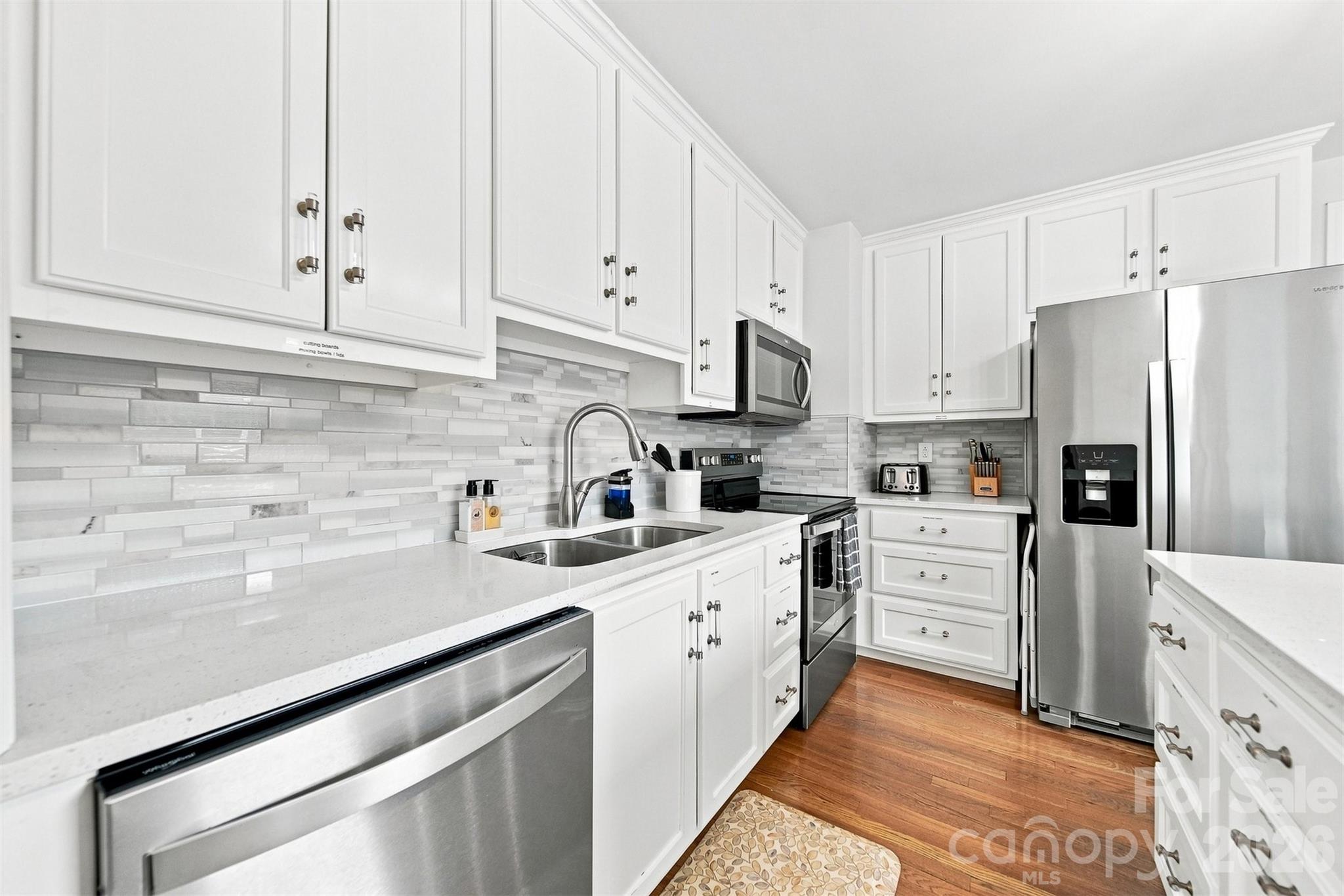 129 33rd Street NW — Hickory