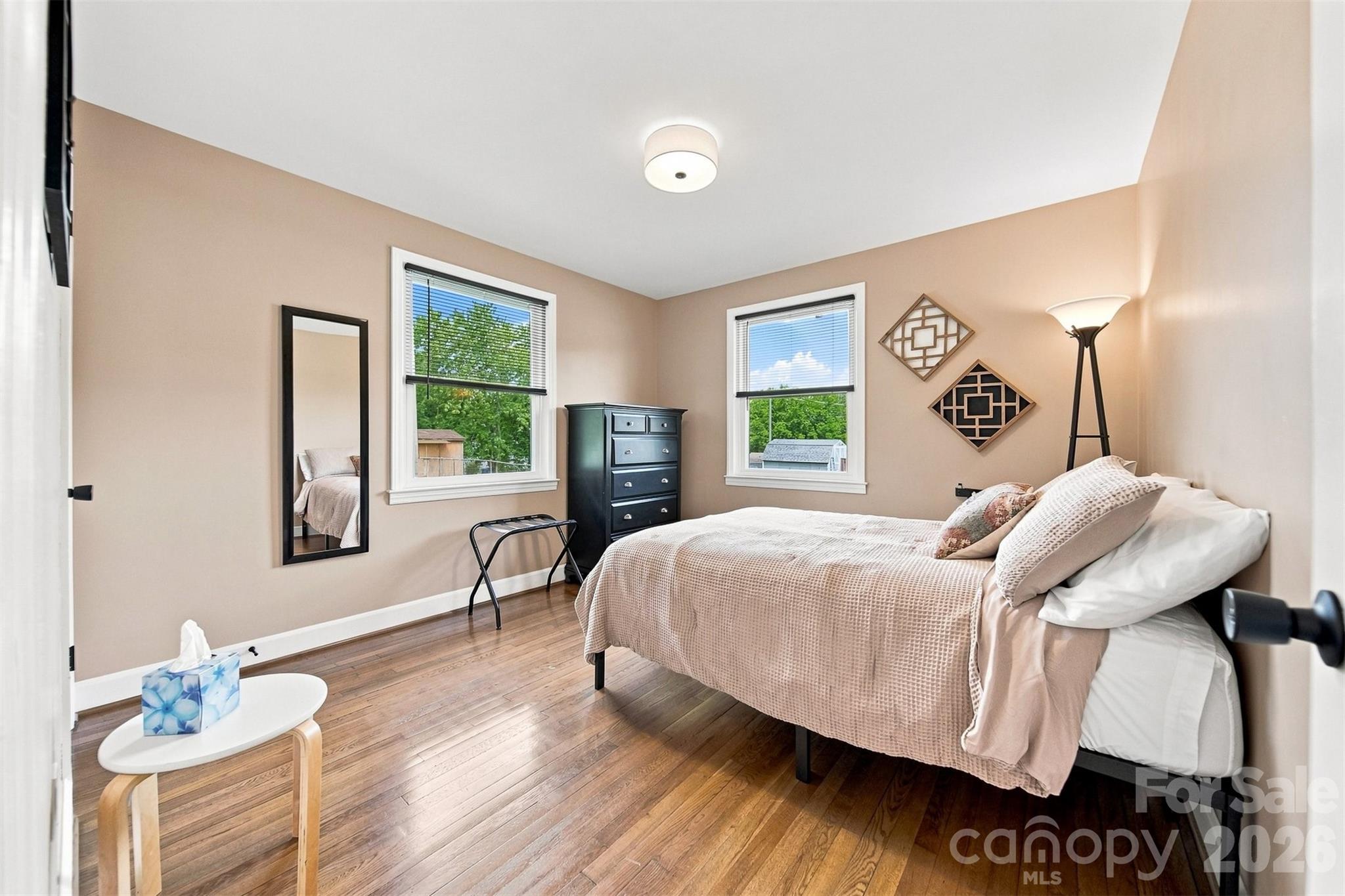 129 33rd Street NW — Hickory